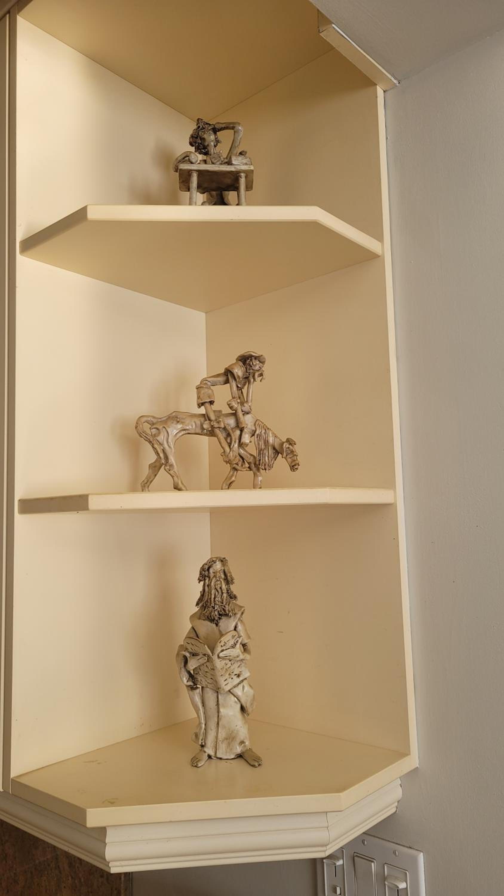 Private Suite in Forest Hill with full kitchen and parking