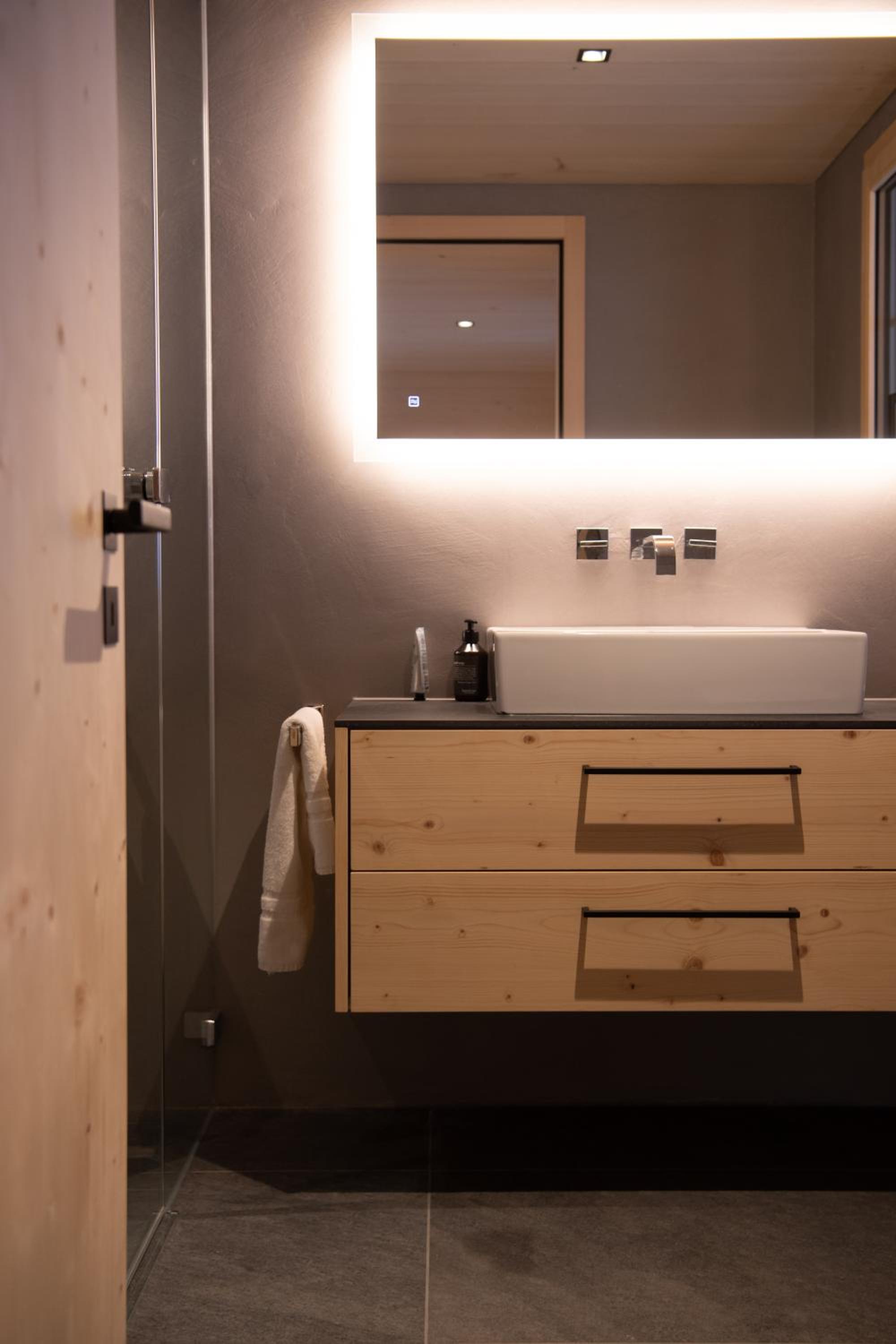 Chalet mit Kino und Jacuzzi in Gsteig b. Gstaad