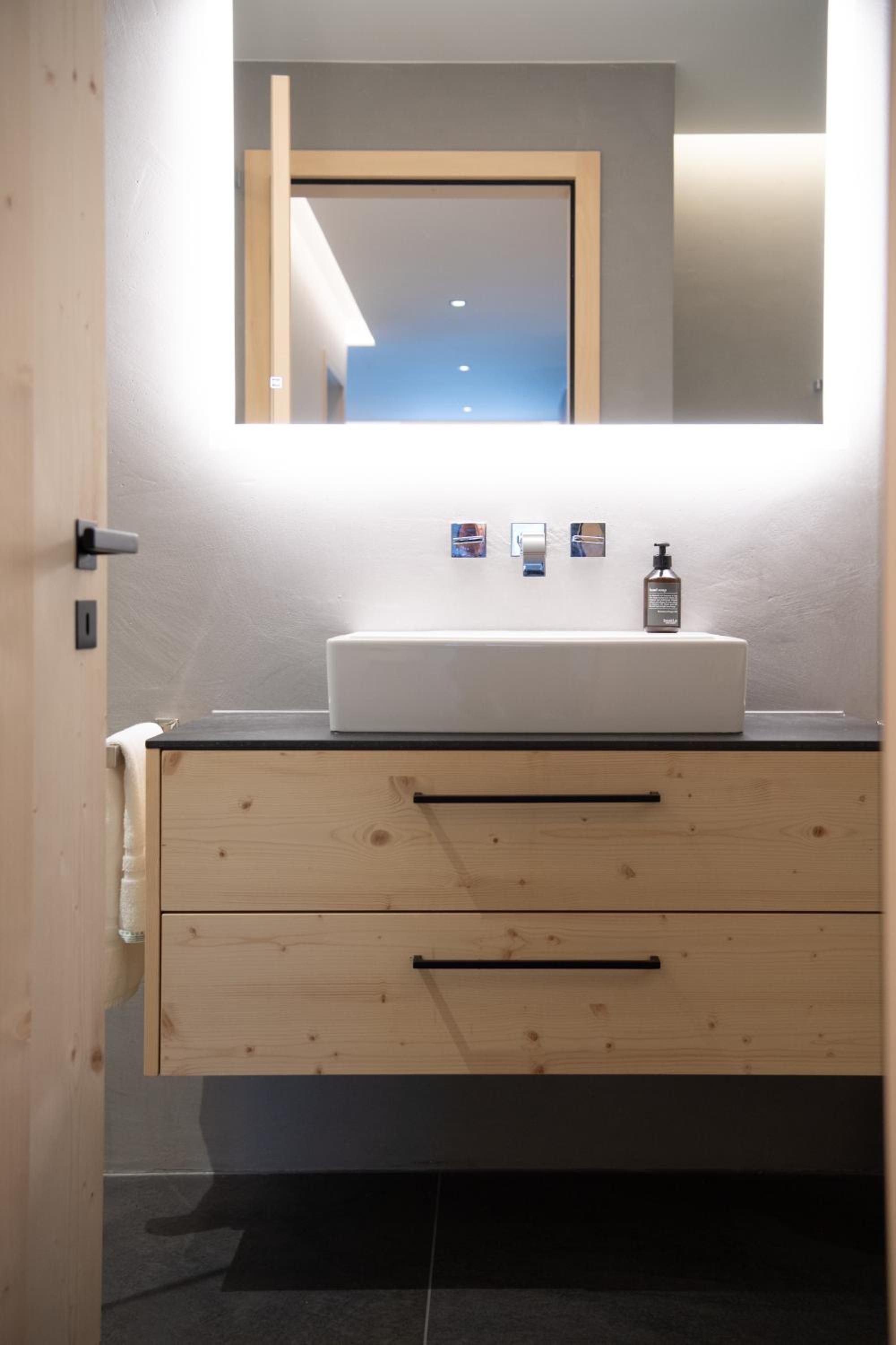 Chalet mit Kino und Jacuzzi in Gsteig b. Gstaad