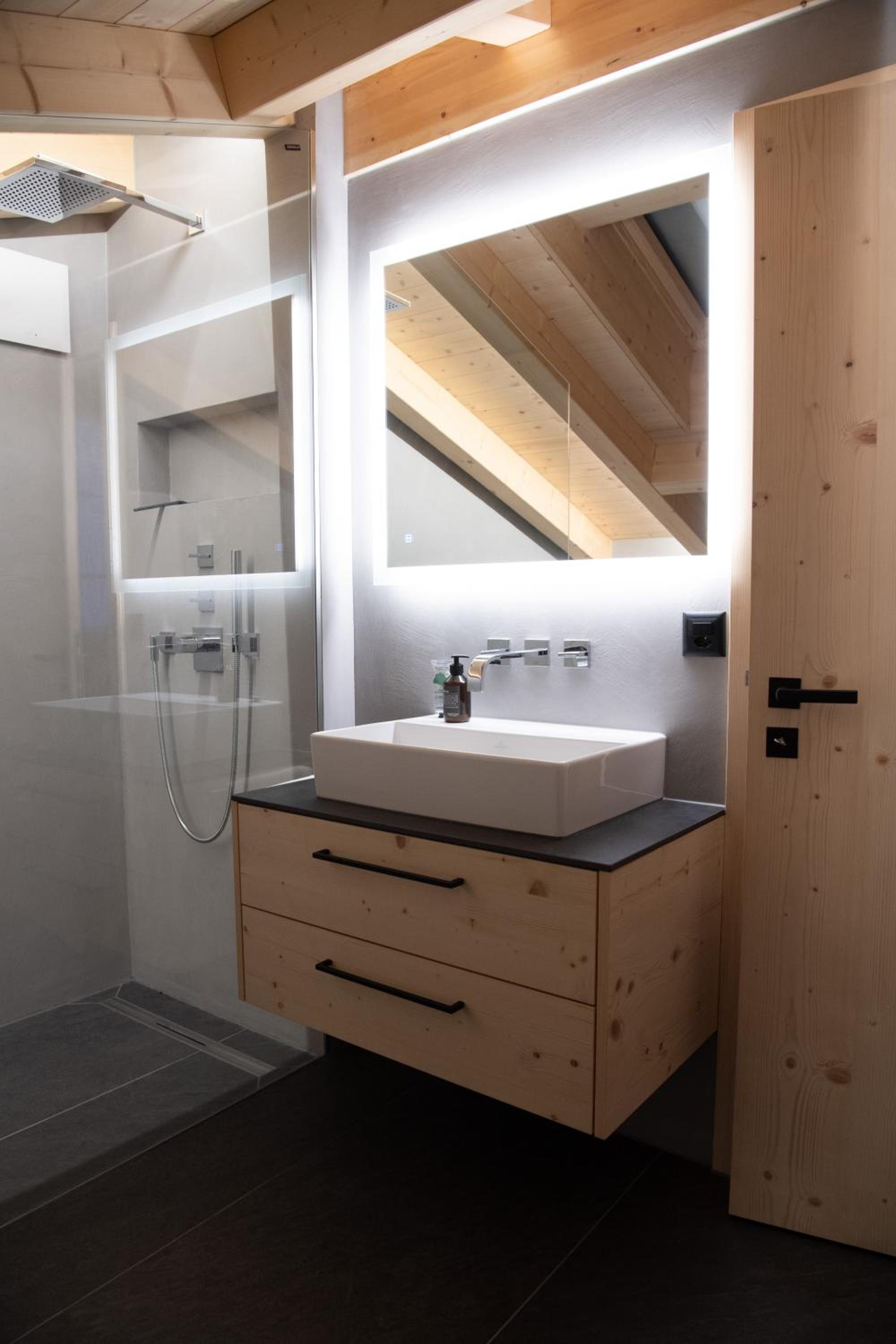 Chalet mit Kino und Jacuzzi in Gsteig b. Gstaad