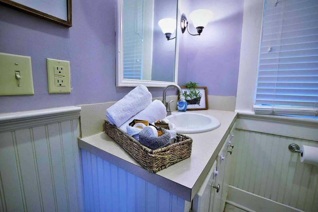 Charming and cozy home by a Historic District