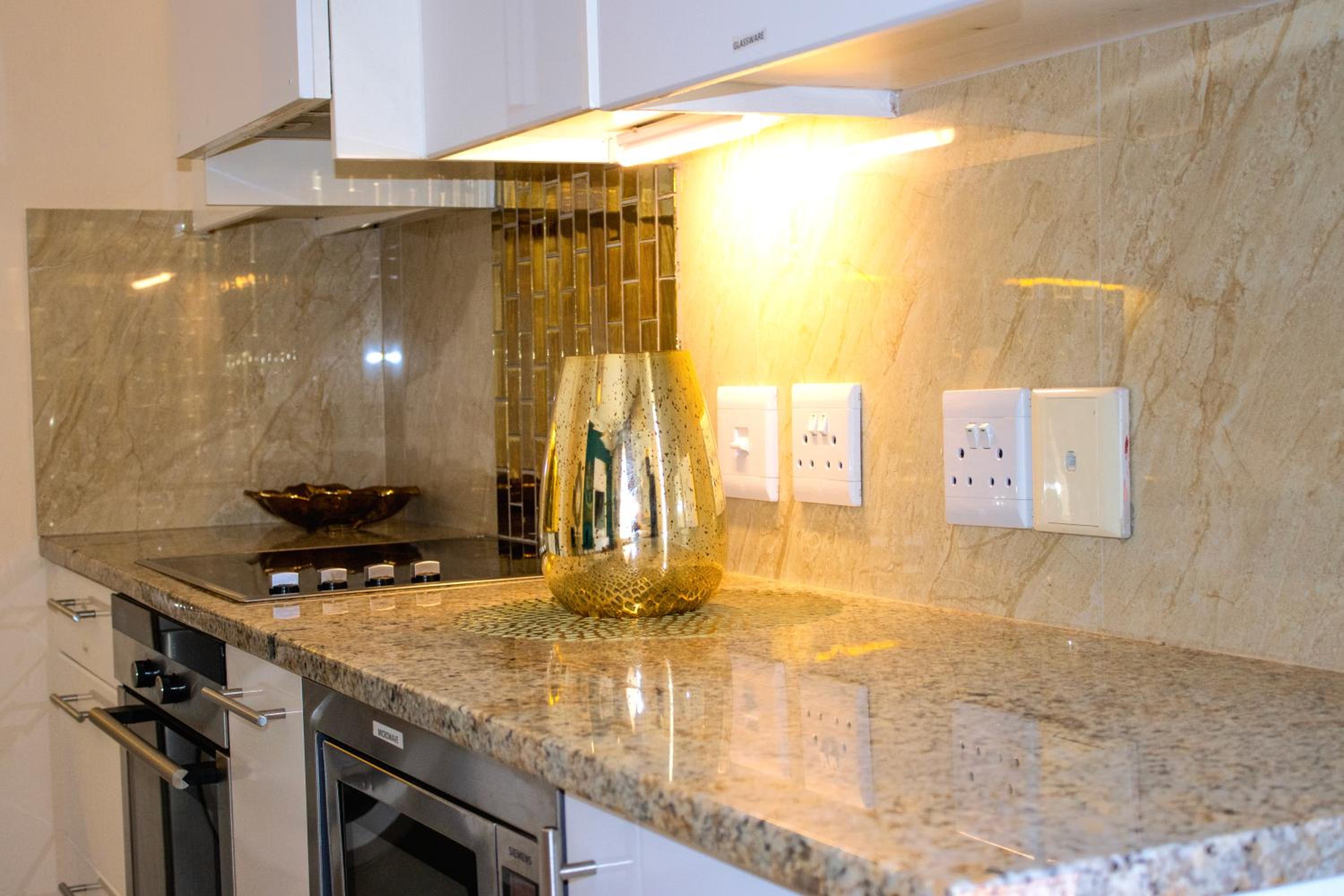 Luxury Apartment, Near V&A Waterfront and CPT Stadium view 5