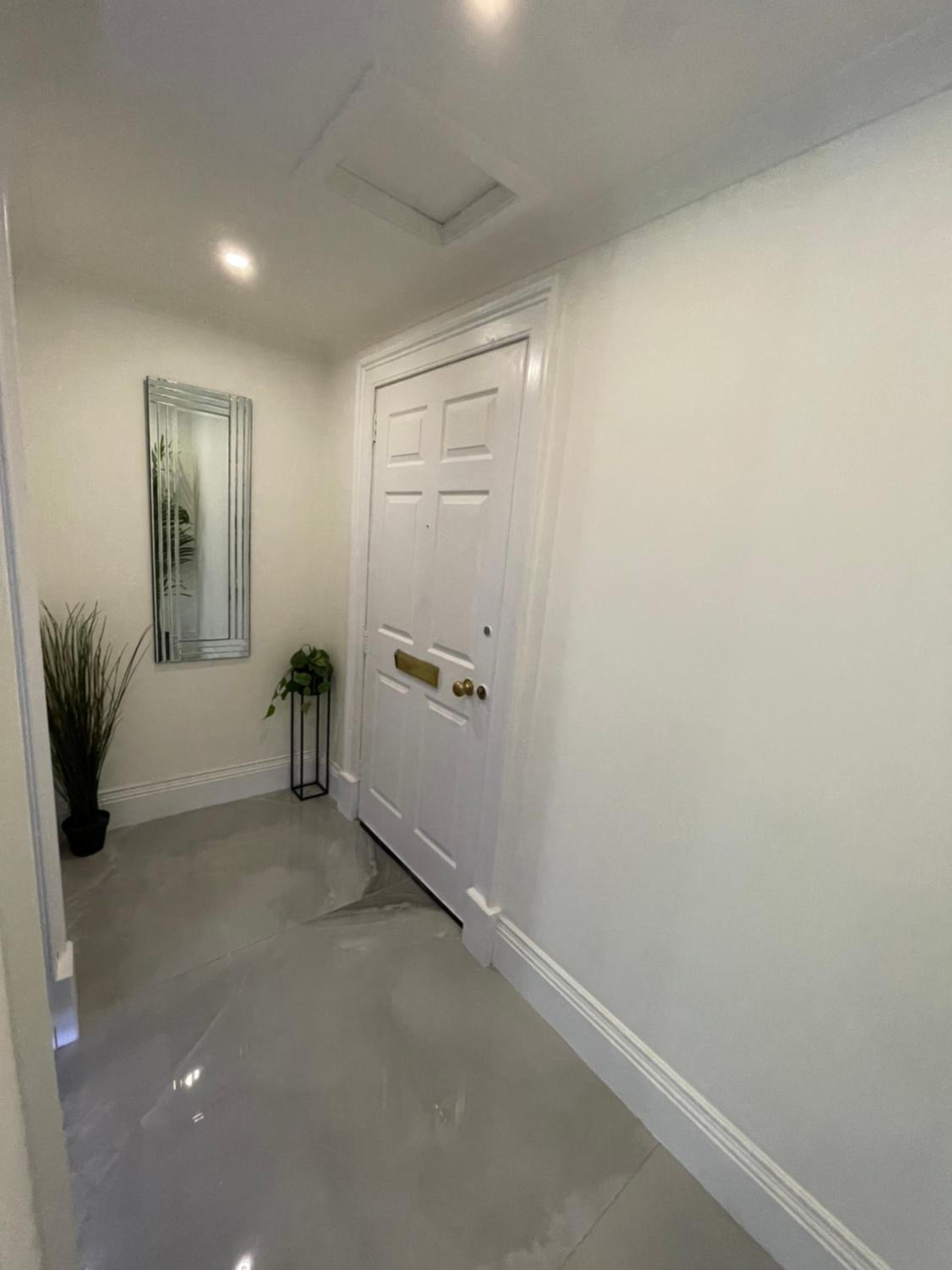 Luxury 2BR Apartment On Royal Mile view 5