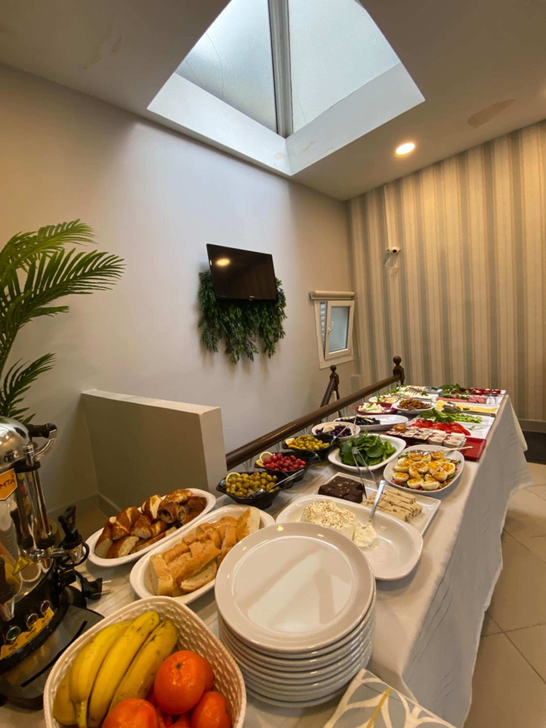 Bonita Apart - Image 80