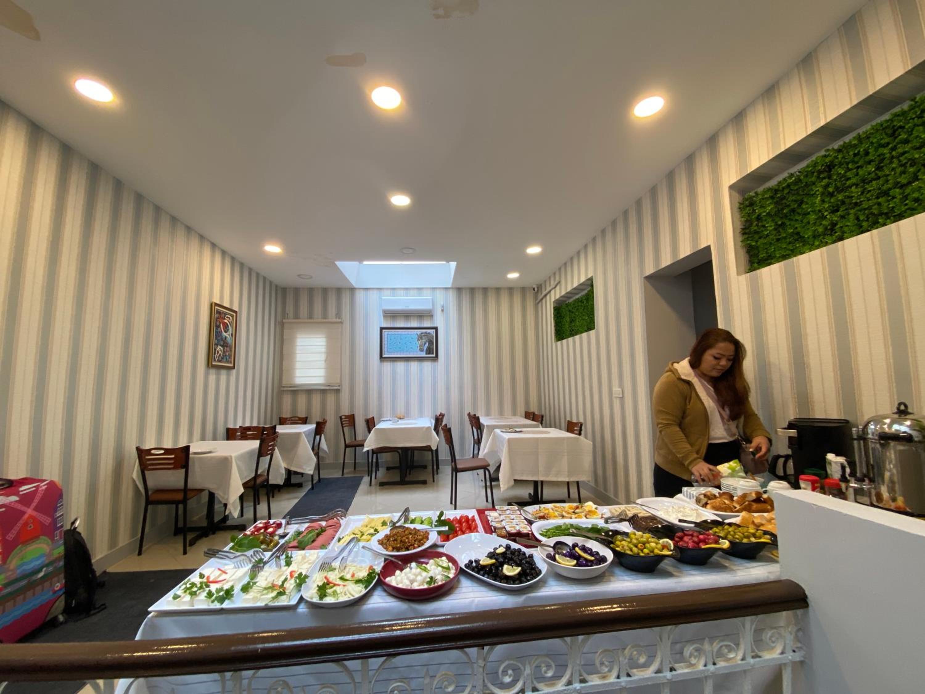 Bonita Apart - Image 116