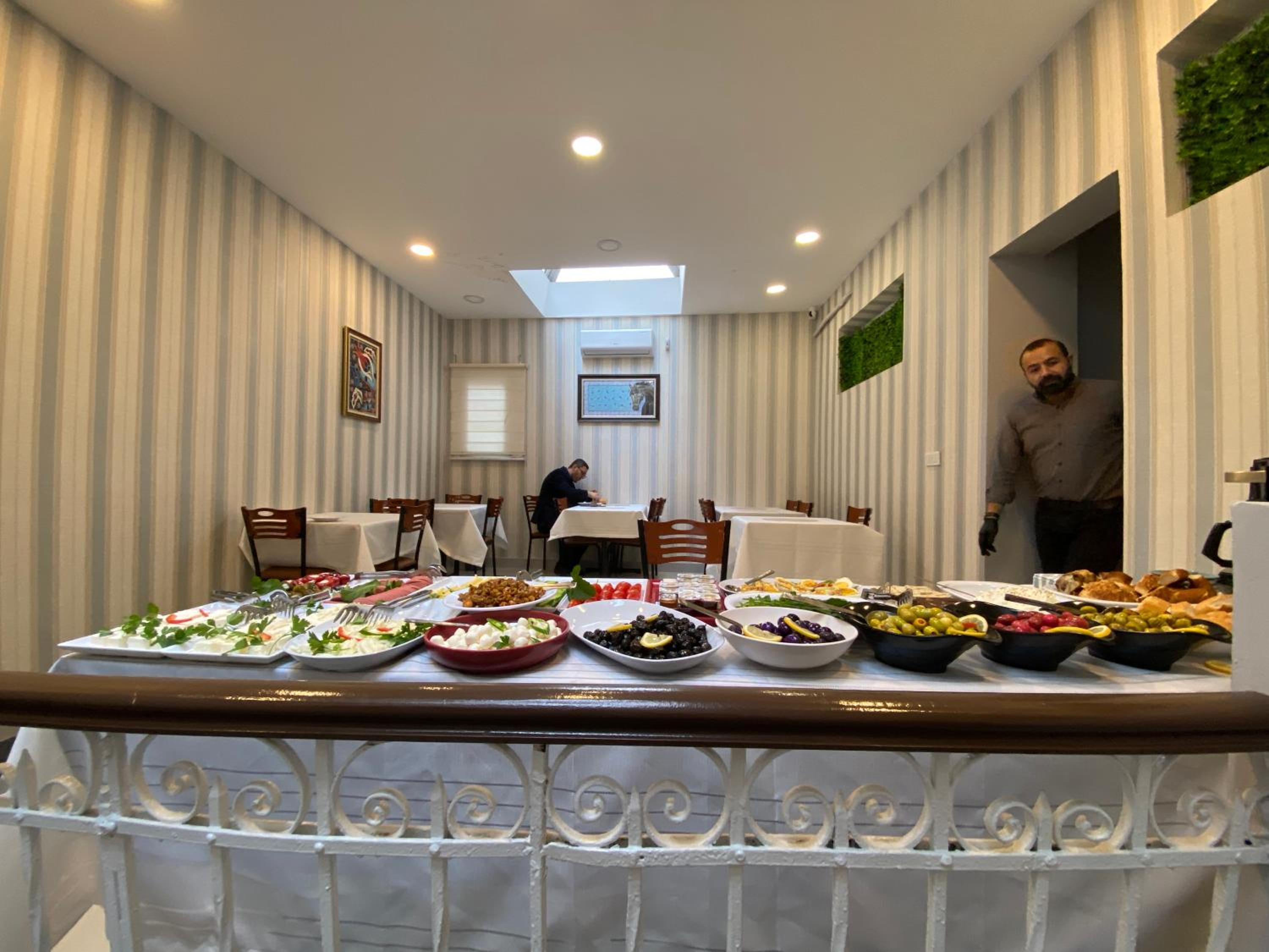 Bonita Apart - Image 117