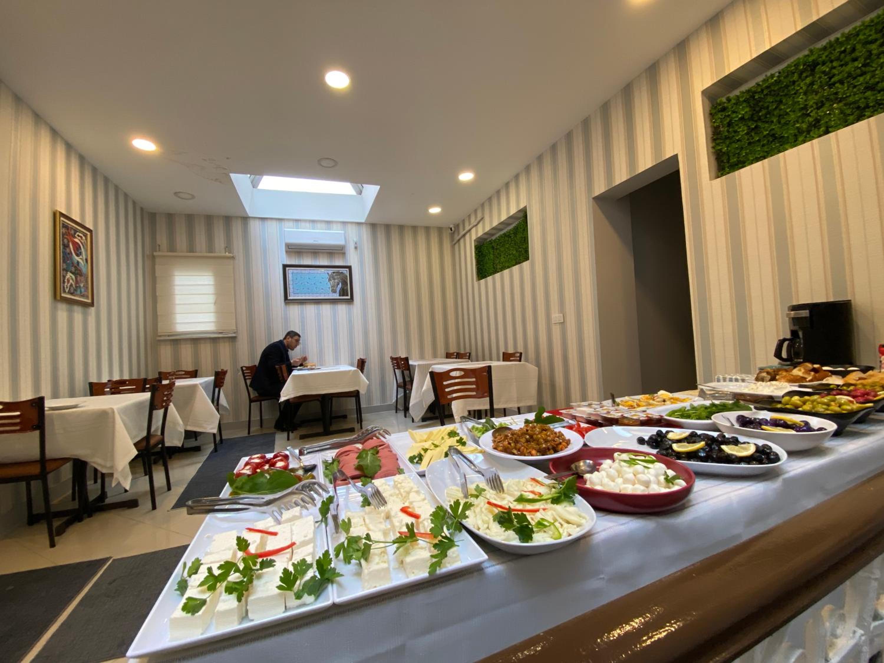 Bonita Apart - Image 118