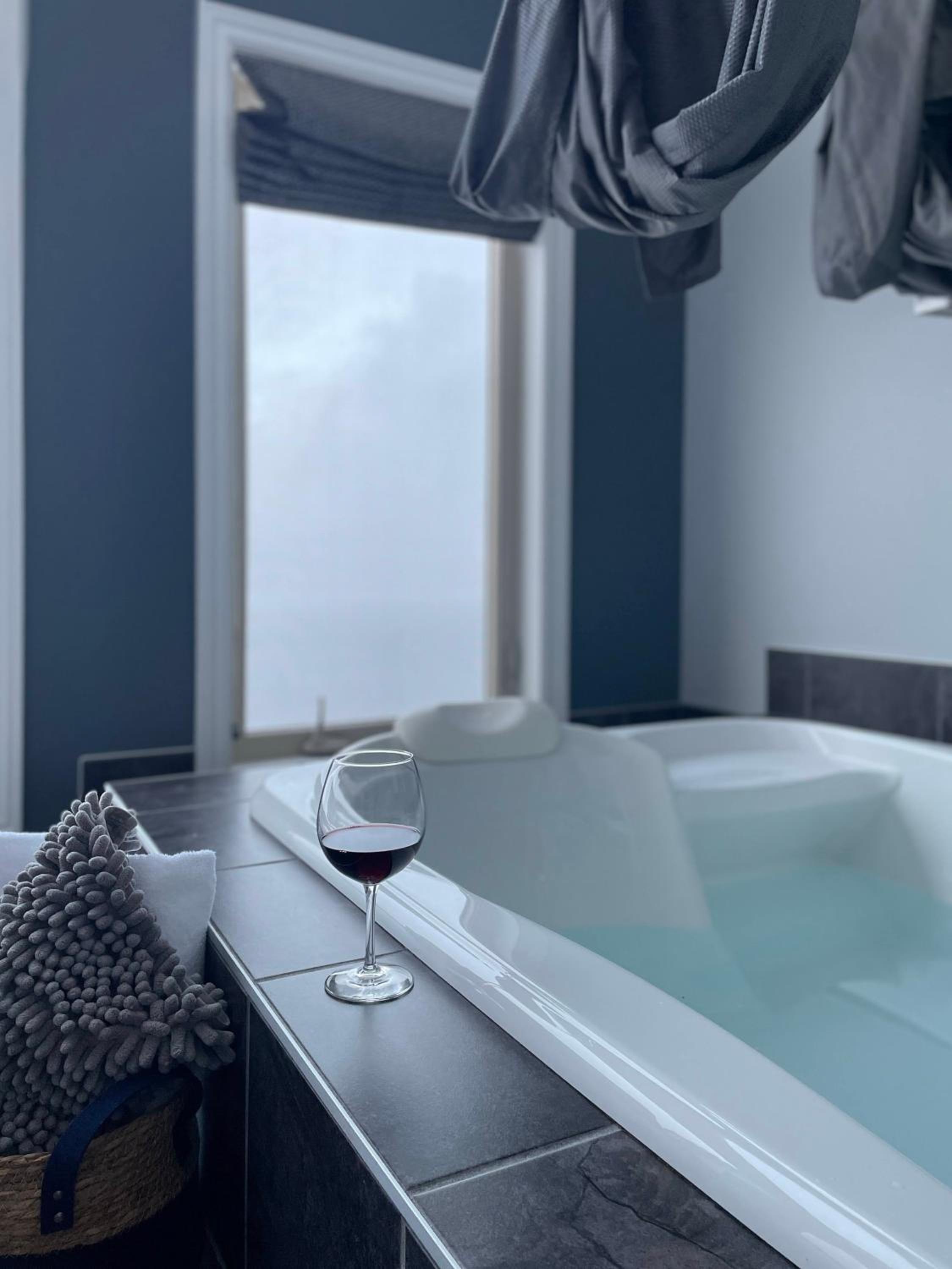 Coastal Lookout Suites