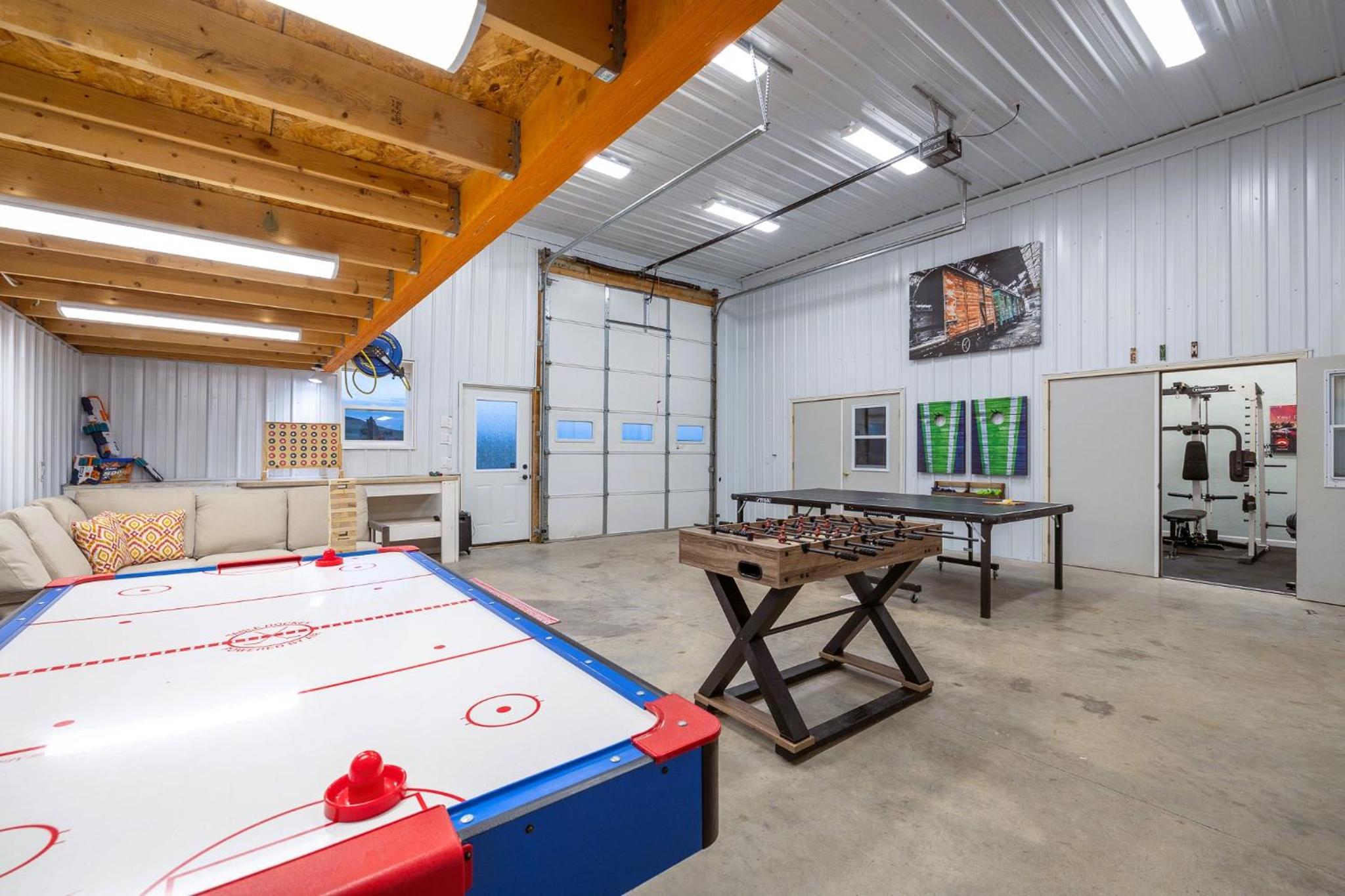 Black Hills Barndo--Game Room, Massage Chair & Hot Tub view 4
