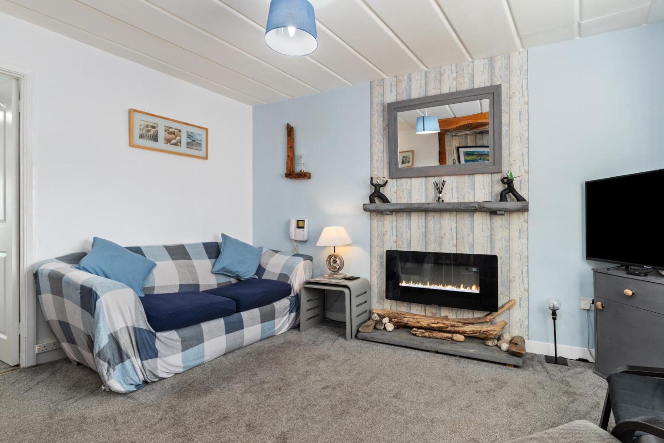 Seaward Apartment - Sea Views Village Centre view 5