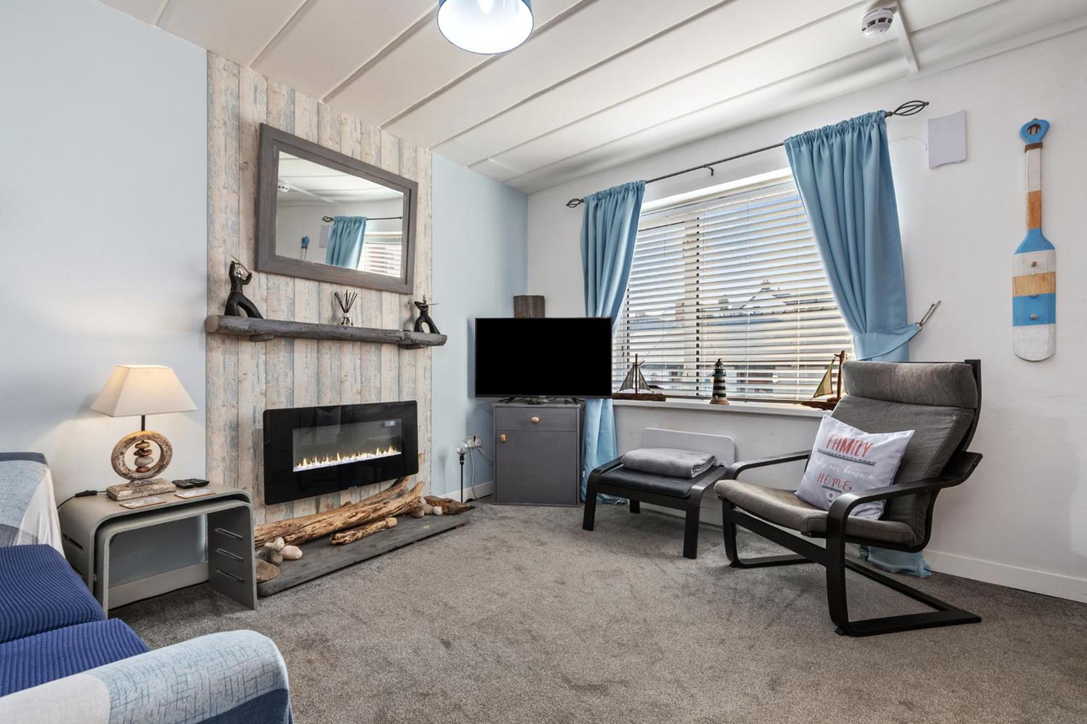 Seaward Apartment - Sea Views Village Centre view 4