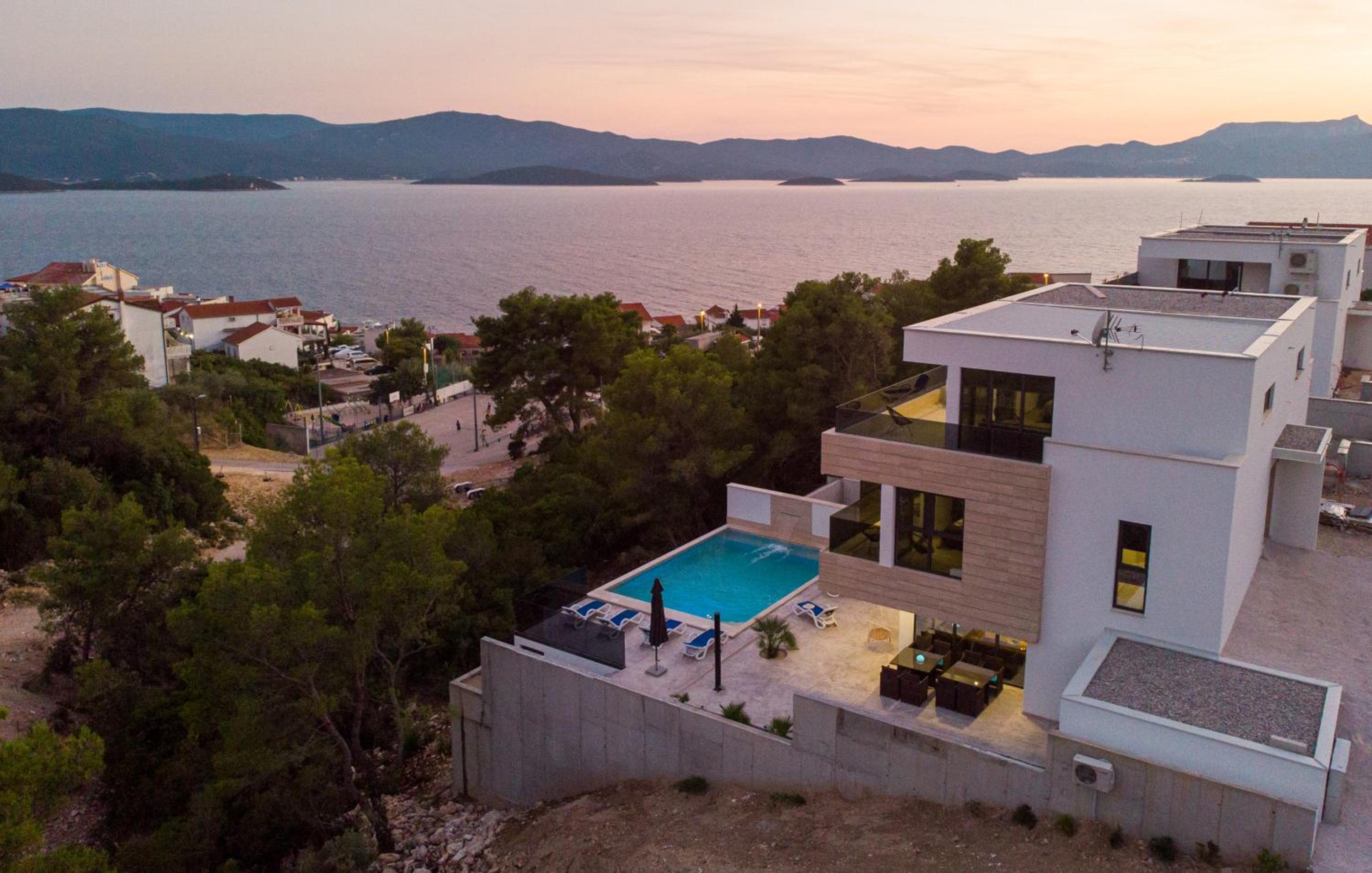 Villa Adria View Exklusive Villa am Meer mit Pool und BBQ für 8 Personen
