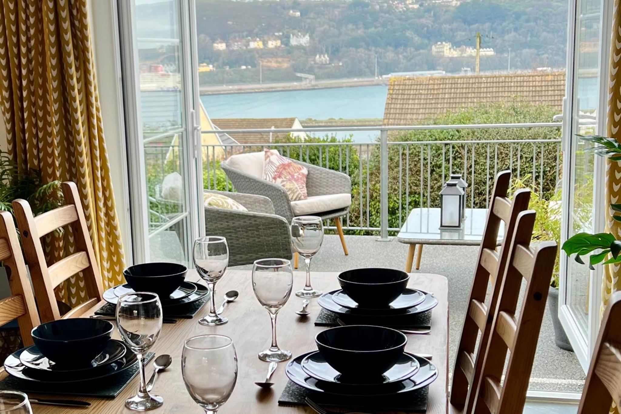 The Haven, Fishguard, ideal for Beach, coastal path and town! view 4