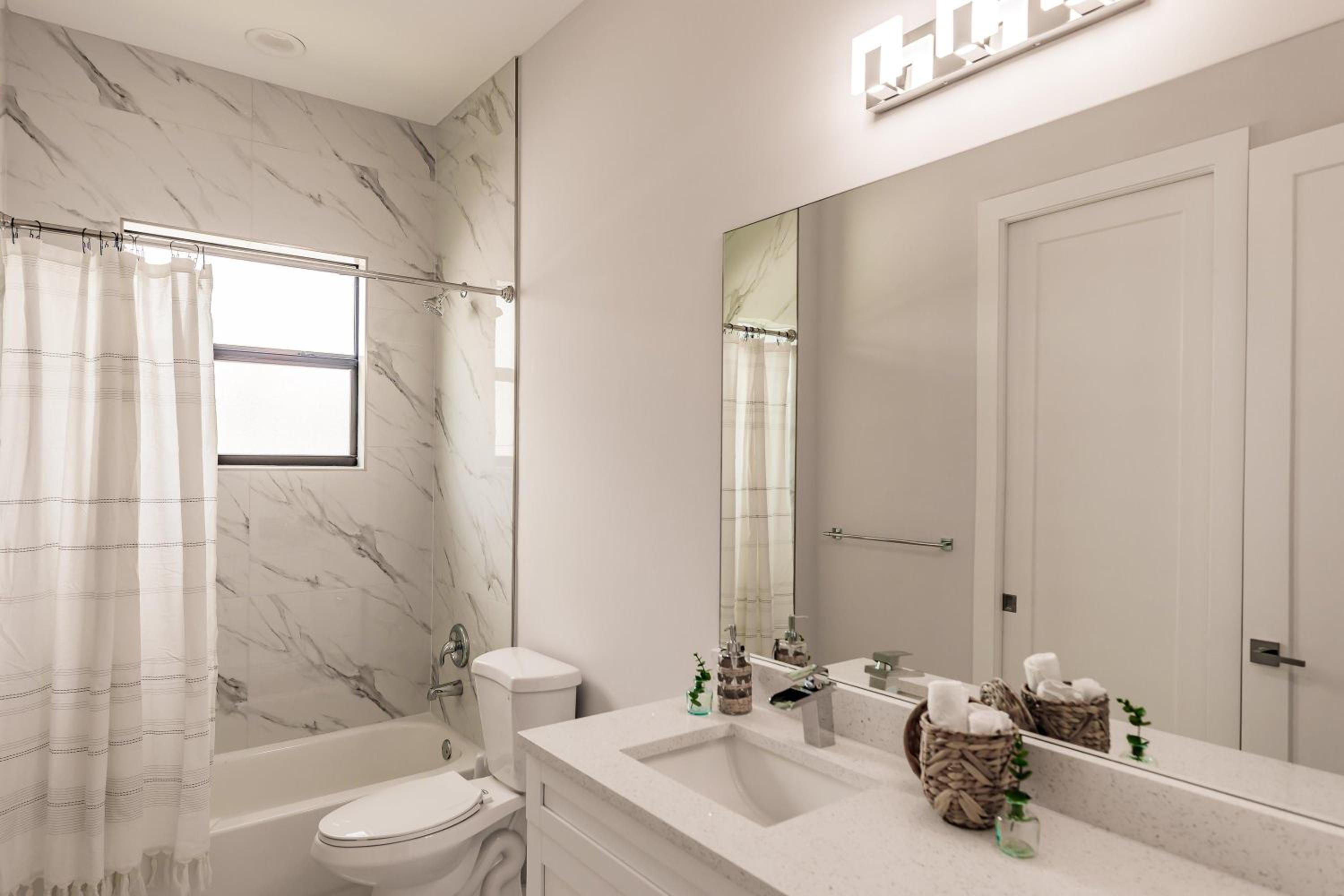 Luxury Naples 4br W Pool Near Vanderbilt Beach view 4