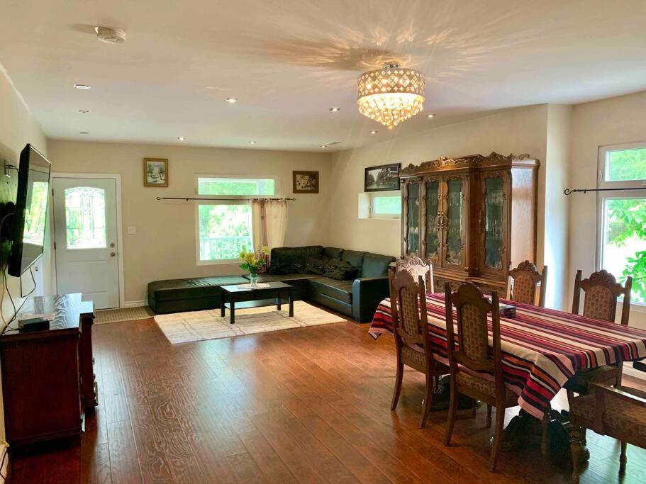 New & Cozy Niagara Getaway. 7 mins from the Falls