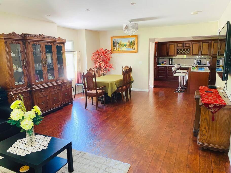 New & Cozy Niagara Getaway. 7 mins from the Falls