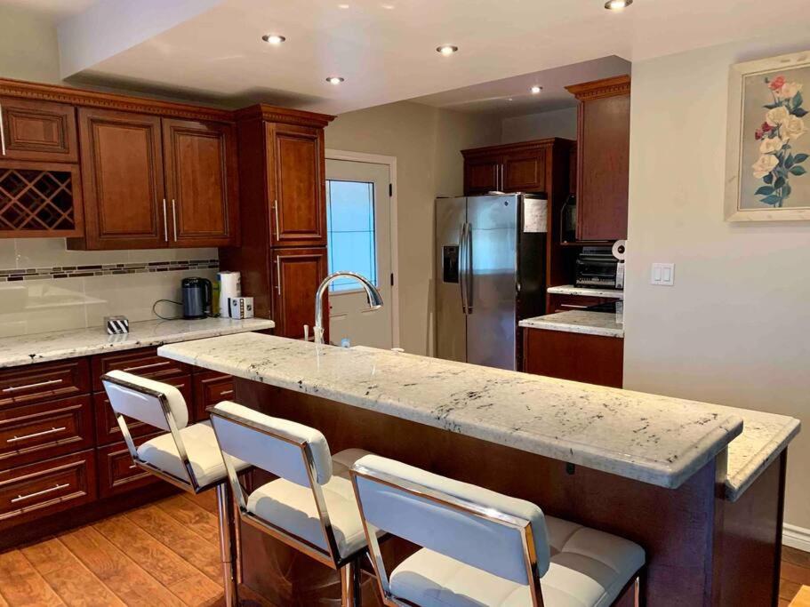 New & Cozy Niagara Getaway. 7 mins from the Falls
