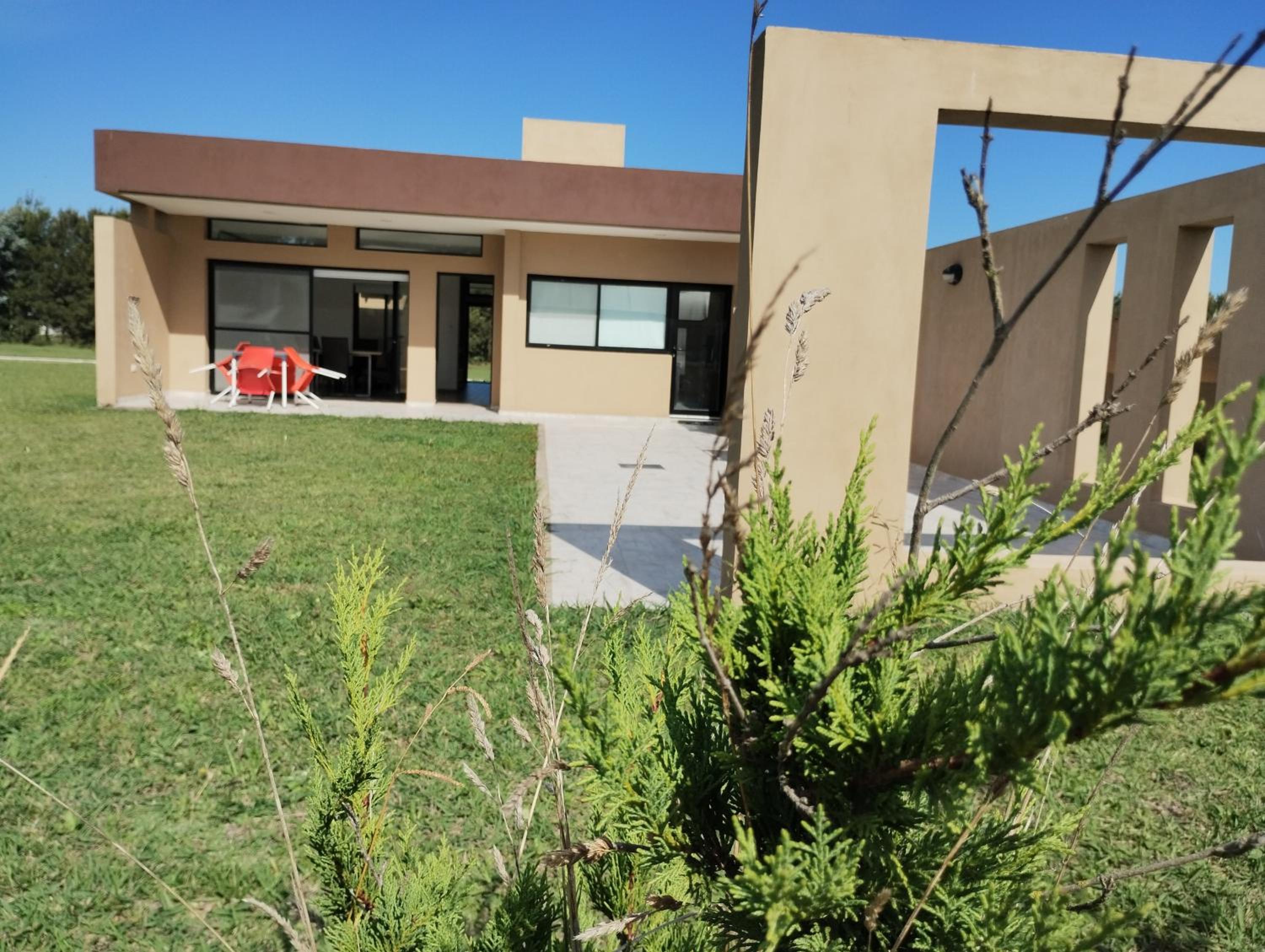 Casas en Barrio Los Teros con pileta compartida - Santa Clara del Mar