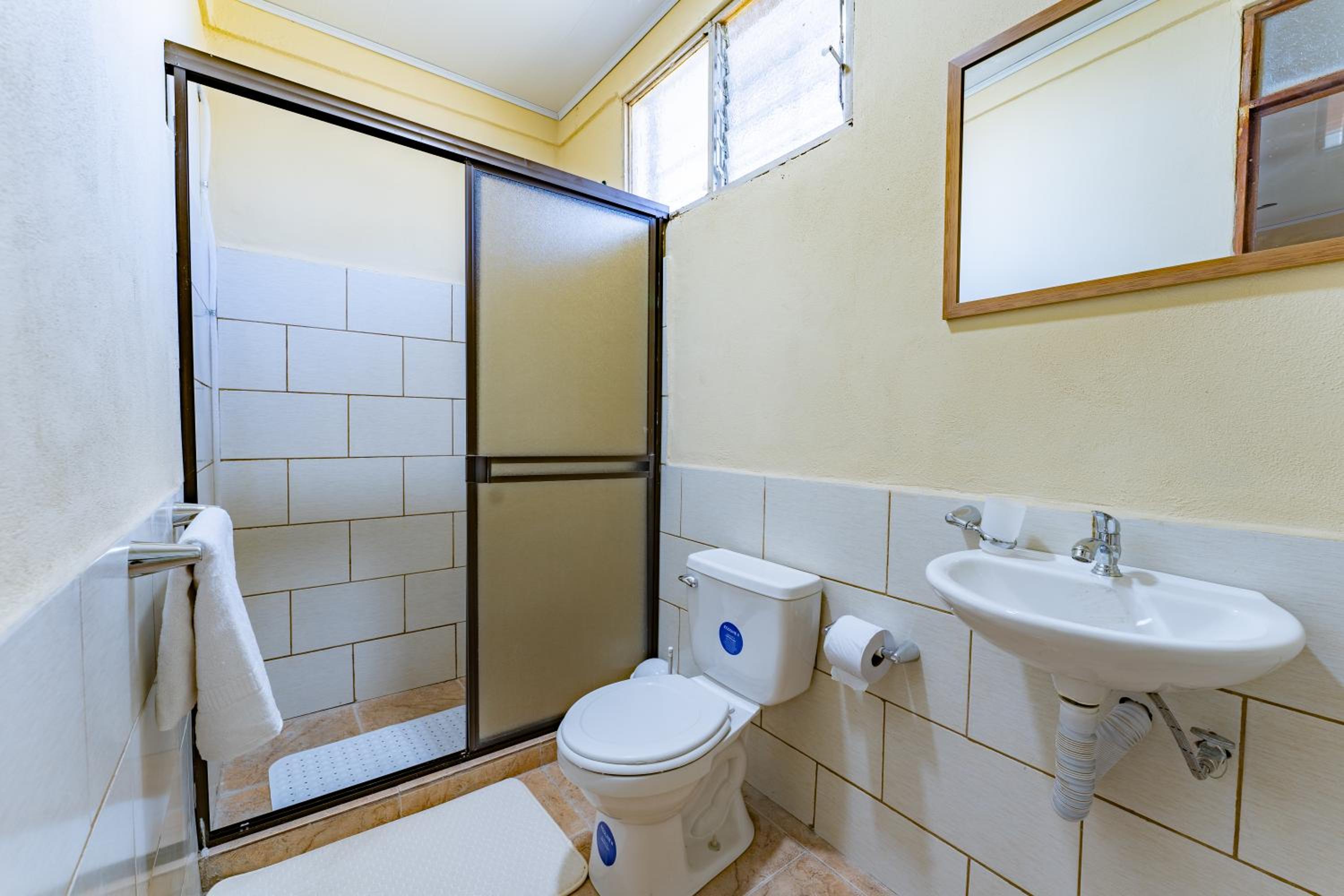 Hotel El Cocobolo Food&Rest Room 4 B&B WiFi AC Pkg Free Swimmingpool