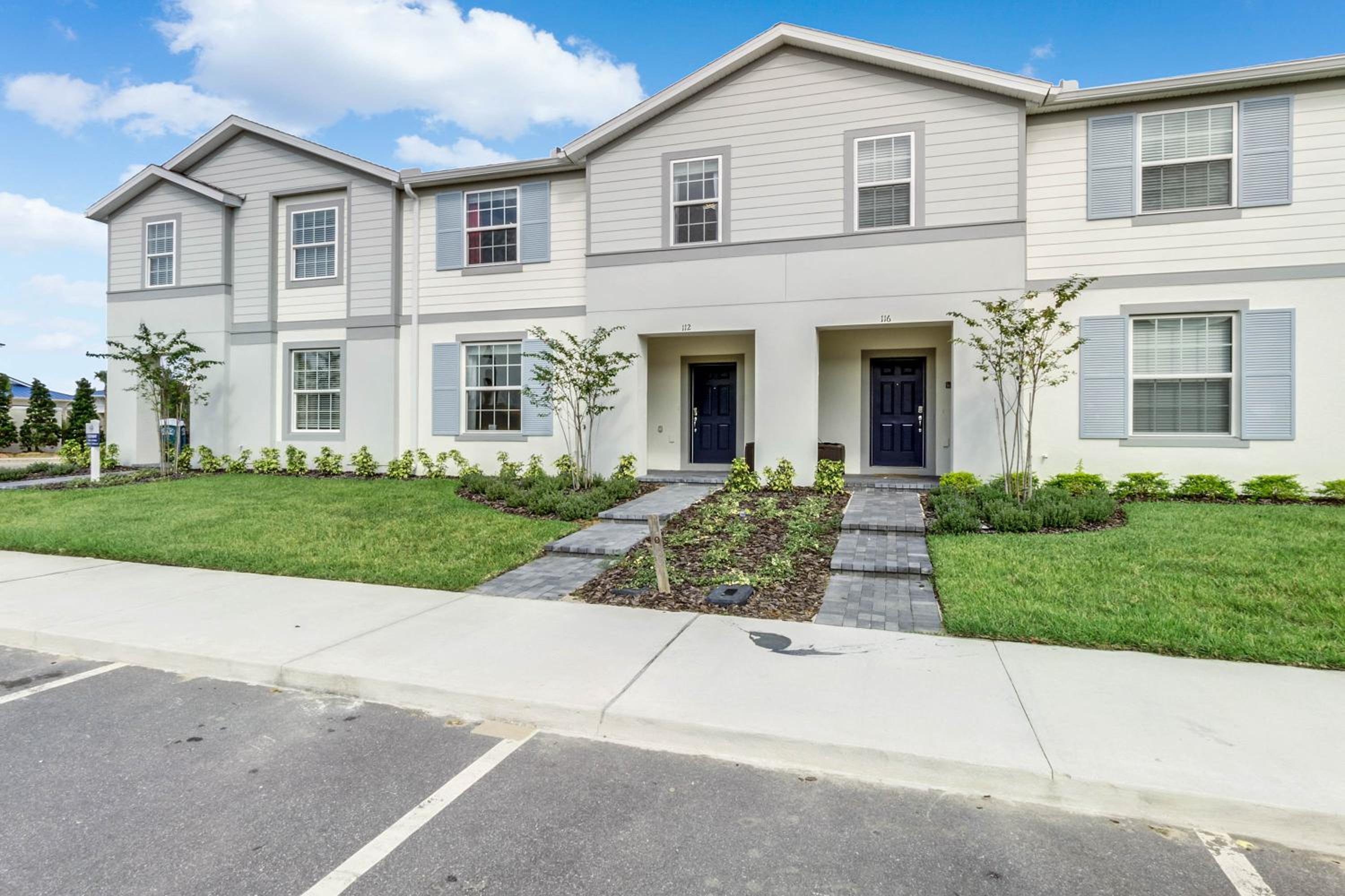 5 Bedrooms4.5 Bathrooms Windsor Island 112 JW view 3