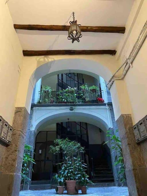 DaDedo’ -Monolocale tra Plebiscito Toledo e Chiaia