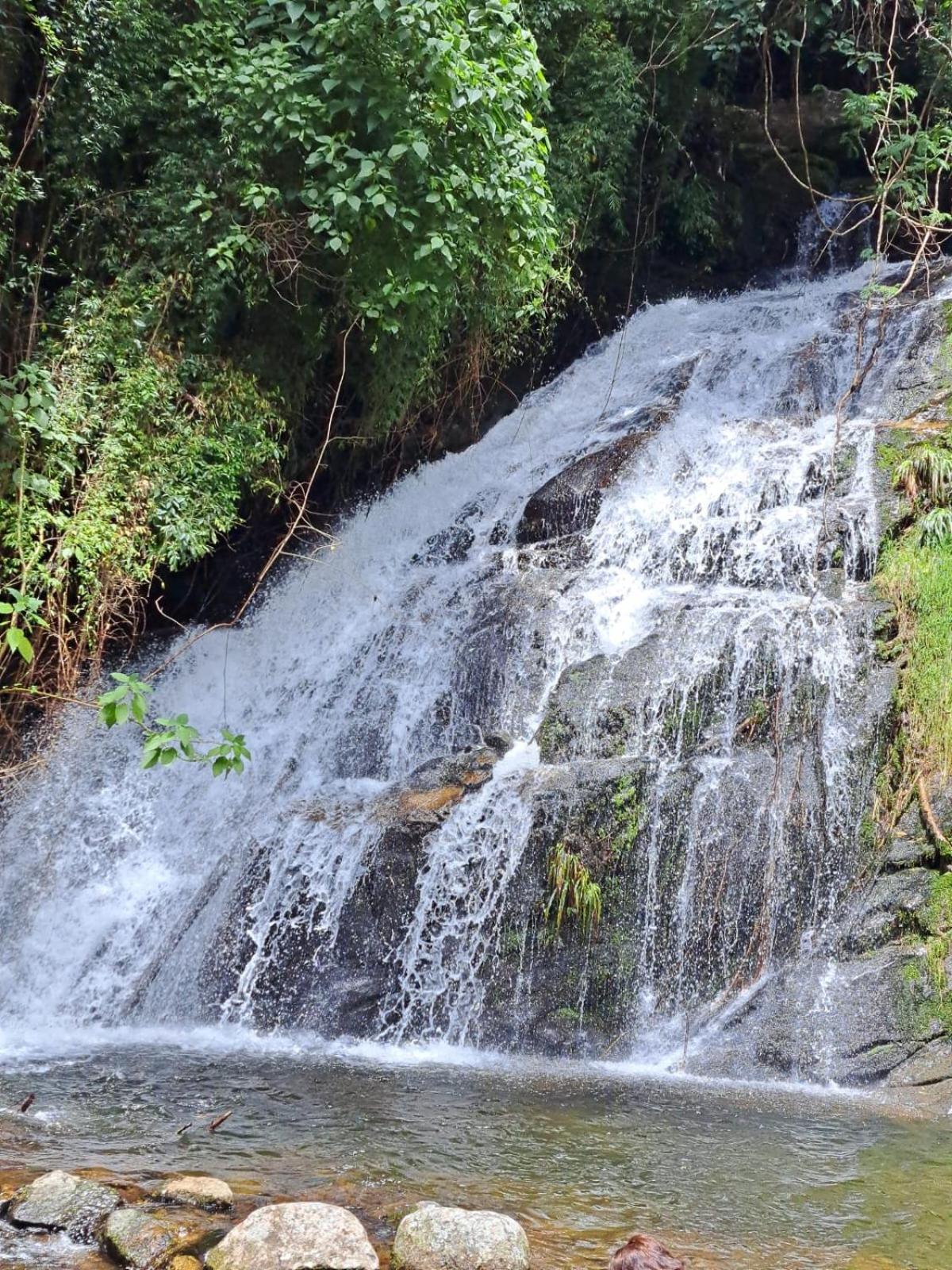 Chalé da Cachoeira - Cachoeira particular dentro da hospedagem