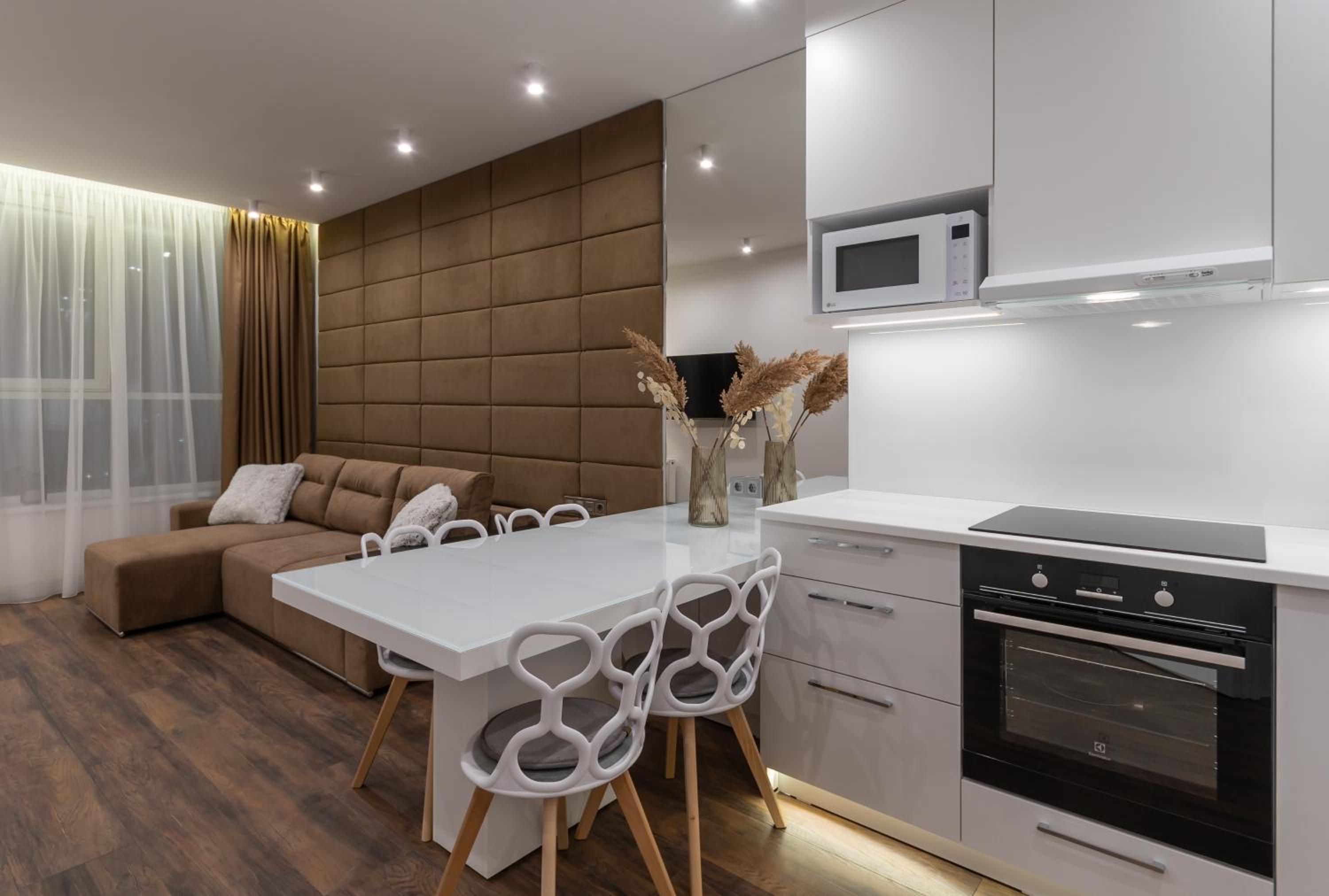 VICTORY-30 LUXURY APARTMENT CEnTER view 4