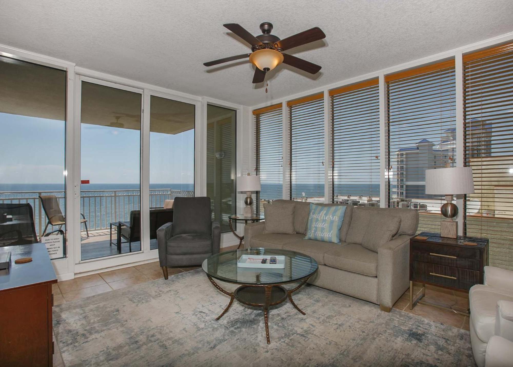 Colonnades 903