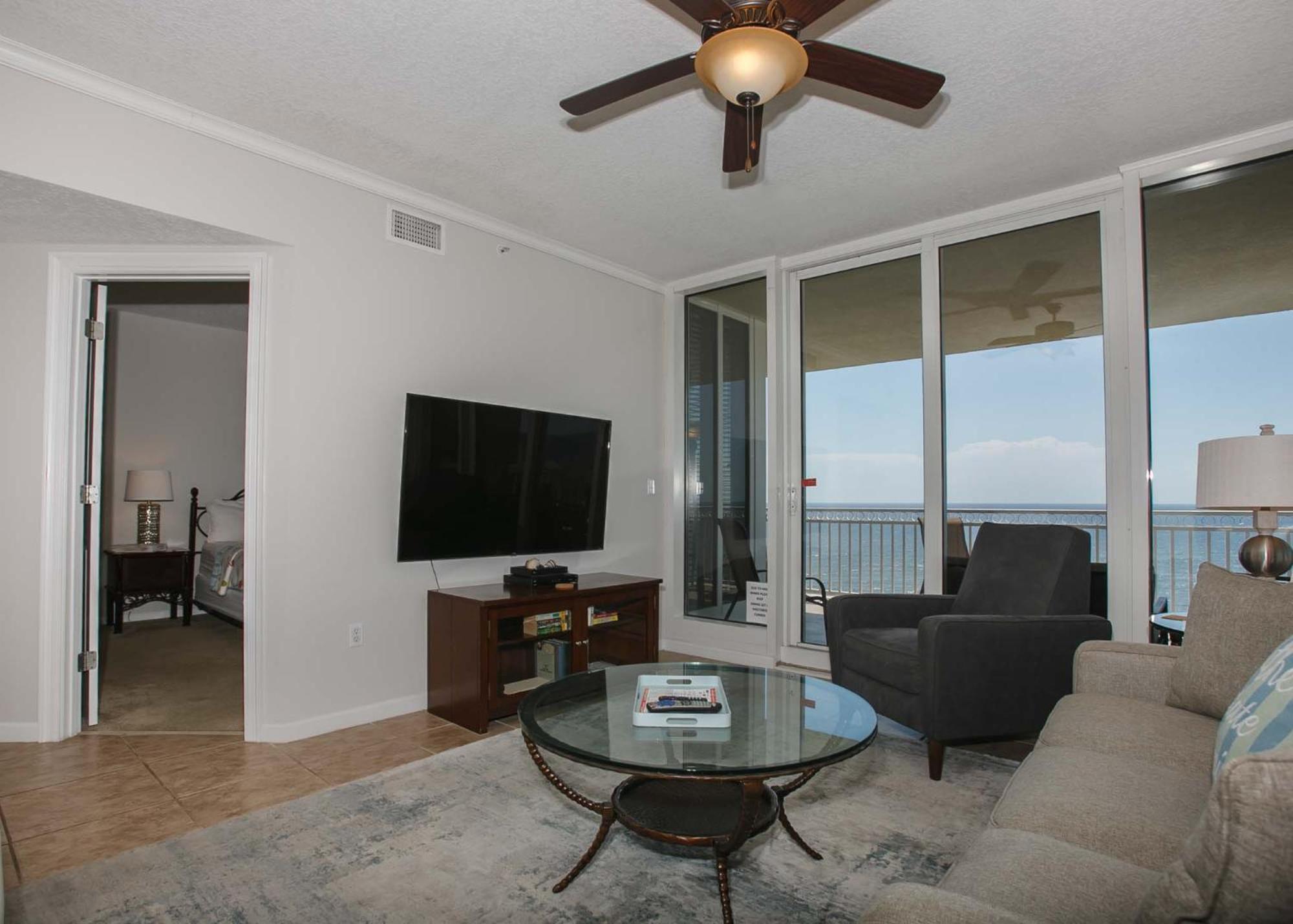 Colonnades 903