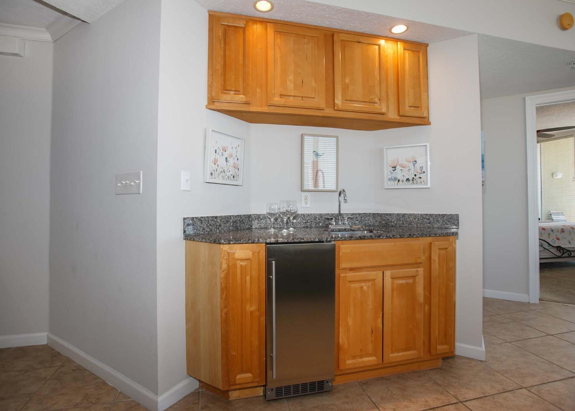 Colonnades 903