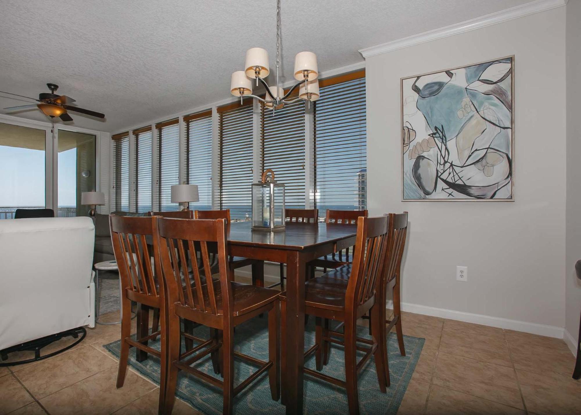 Colonnades 903
