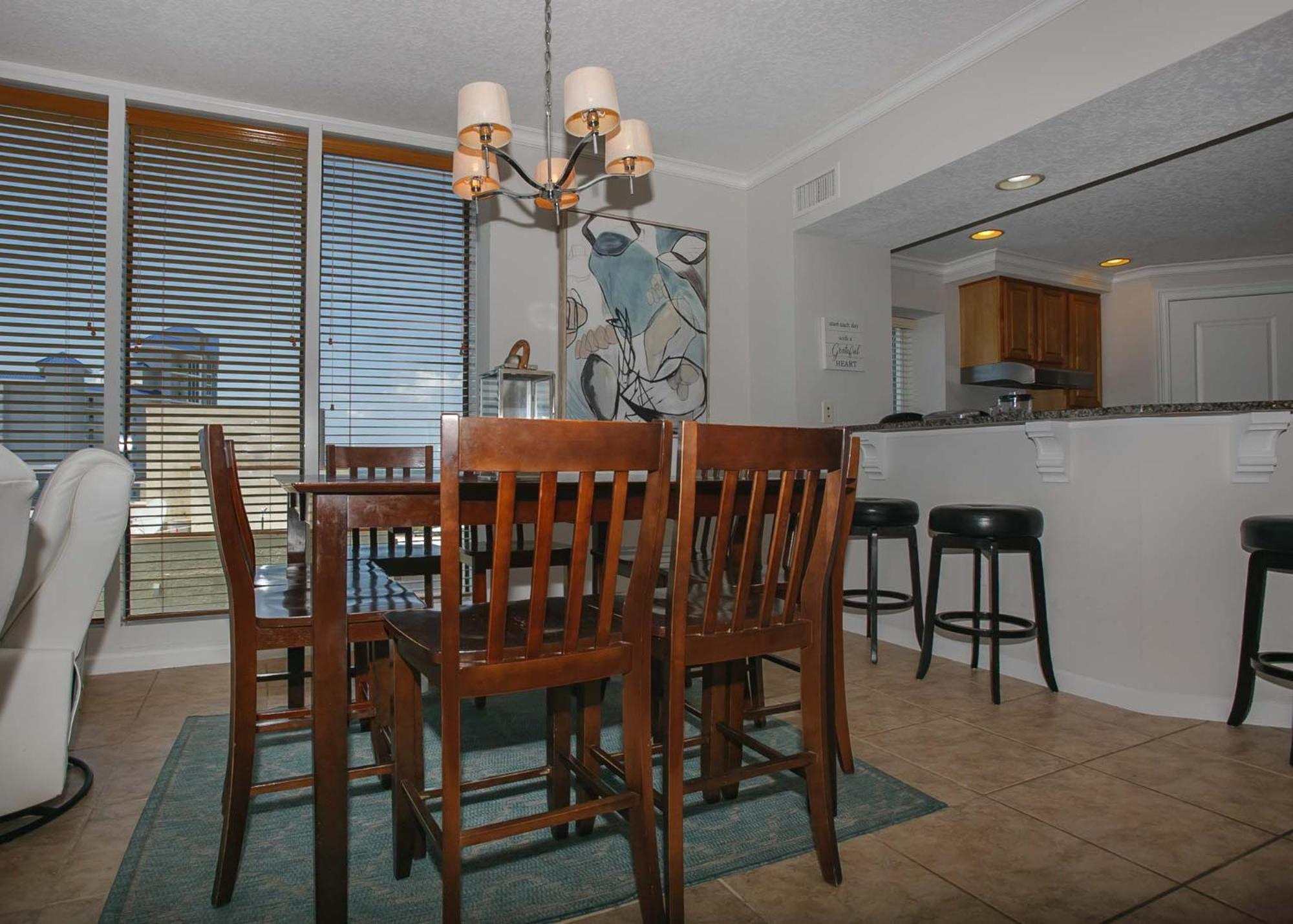 Colonnades 903