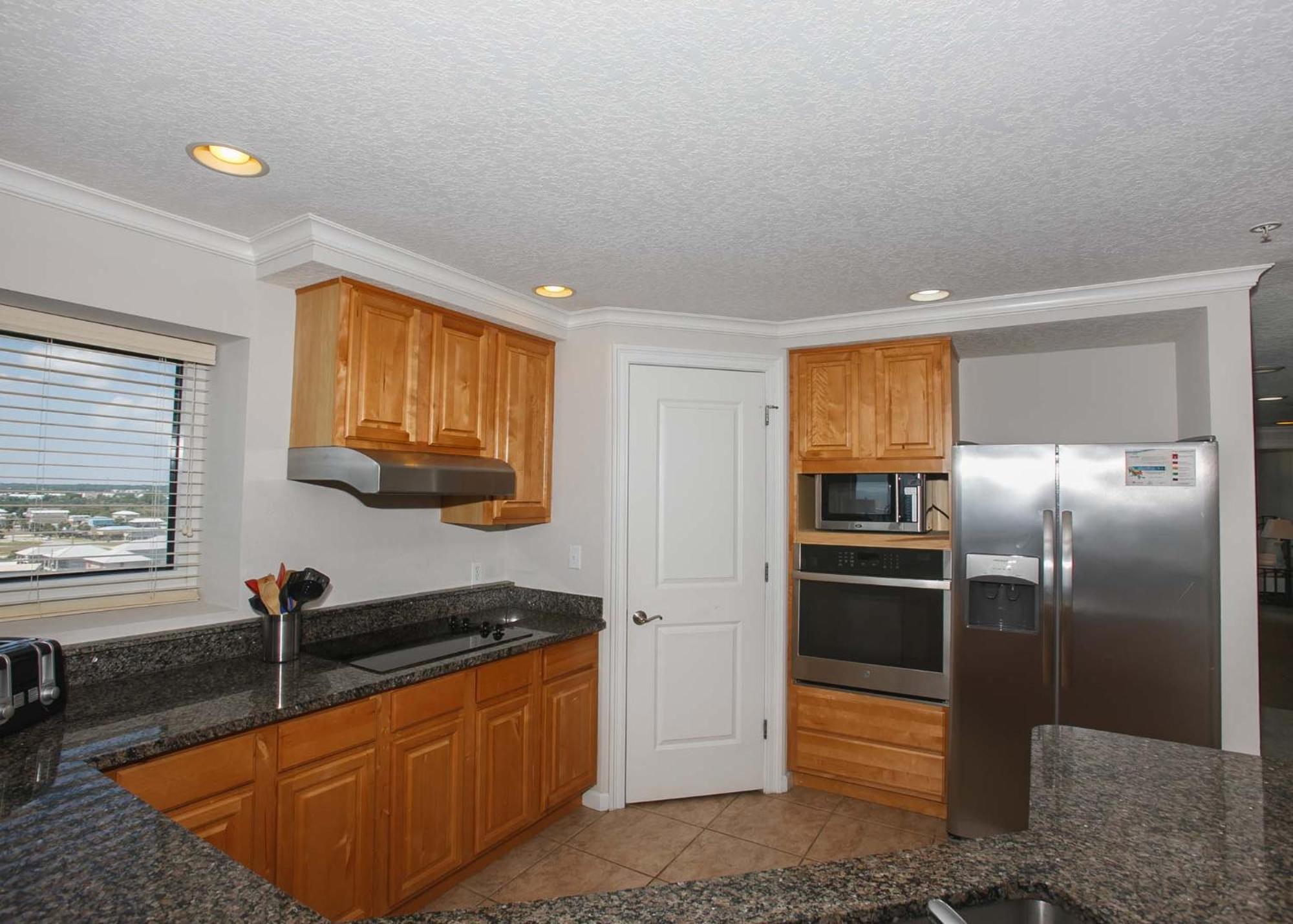 Colonnades 903