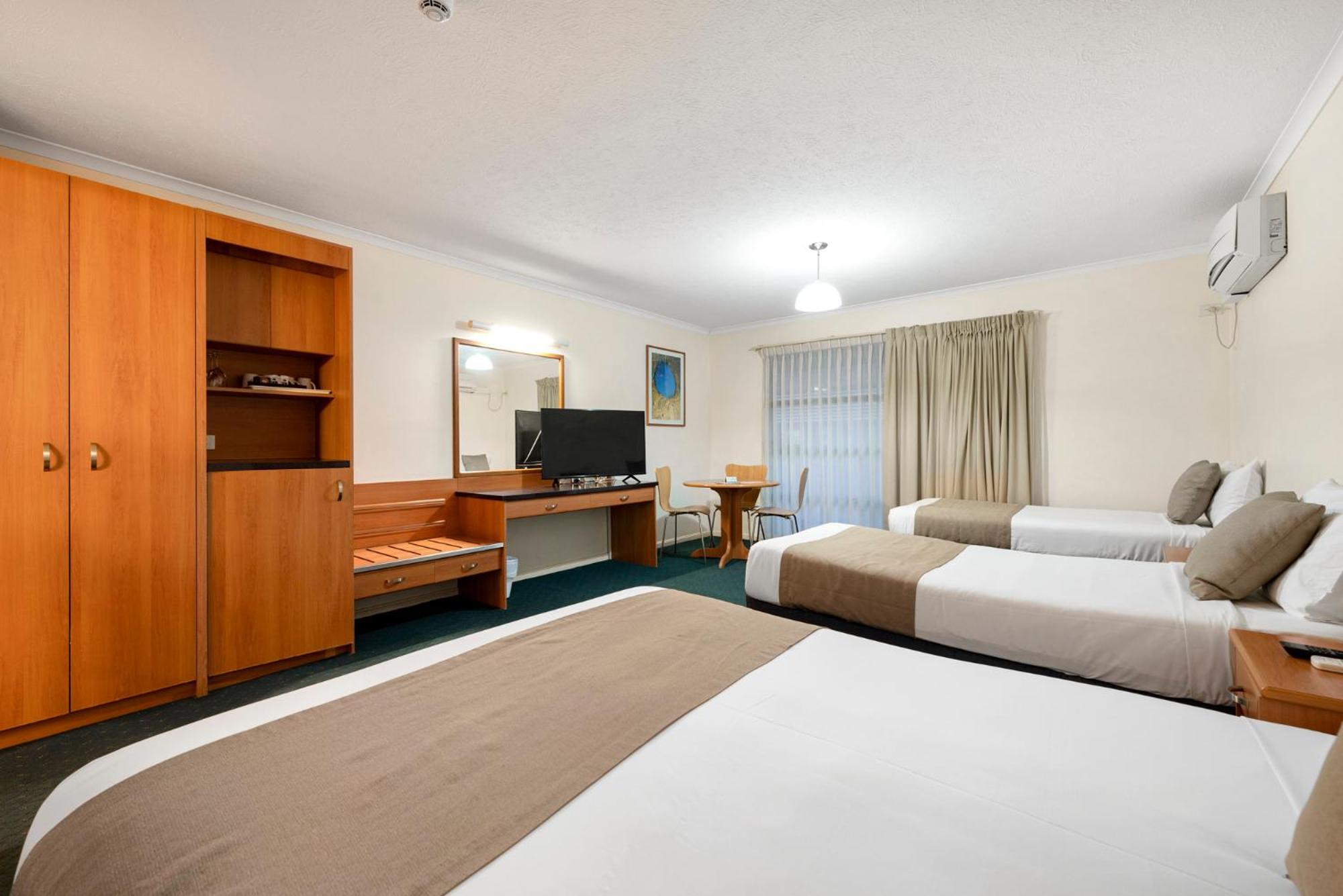 Pegasus Motor Inn and Serviced Apartments