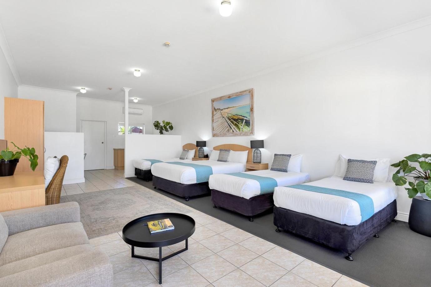 Coast Motel and Apartments