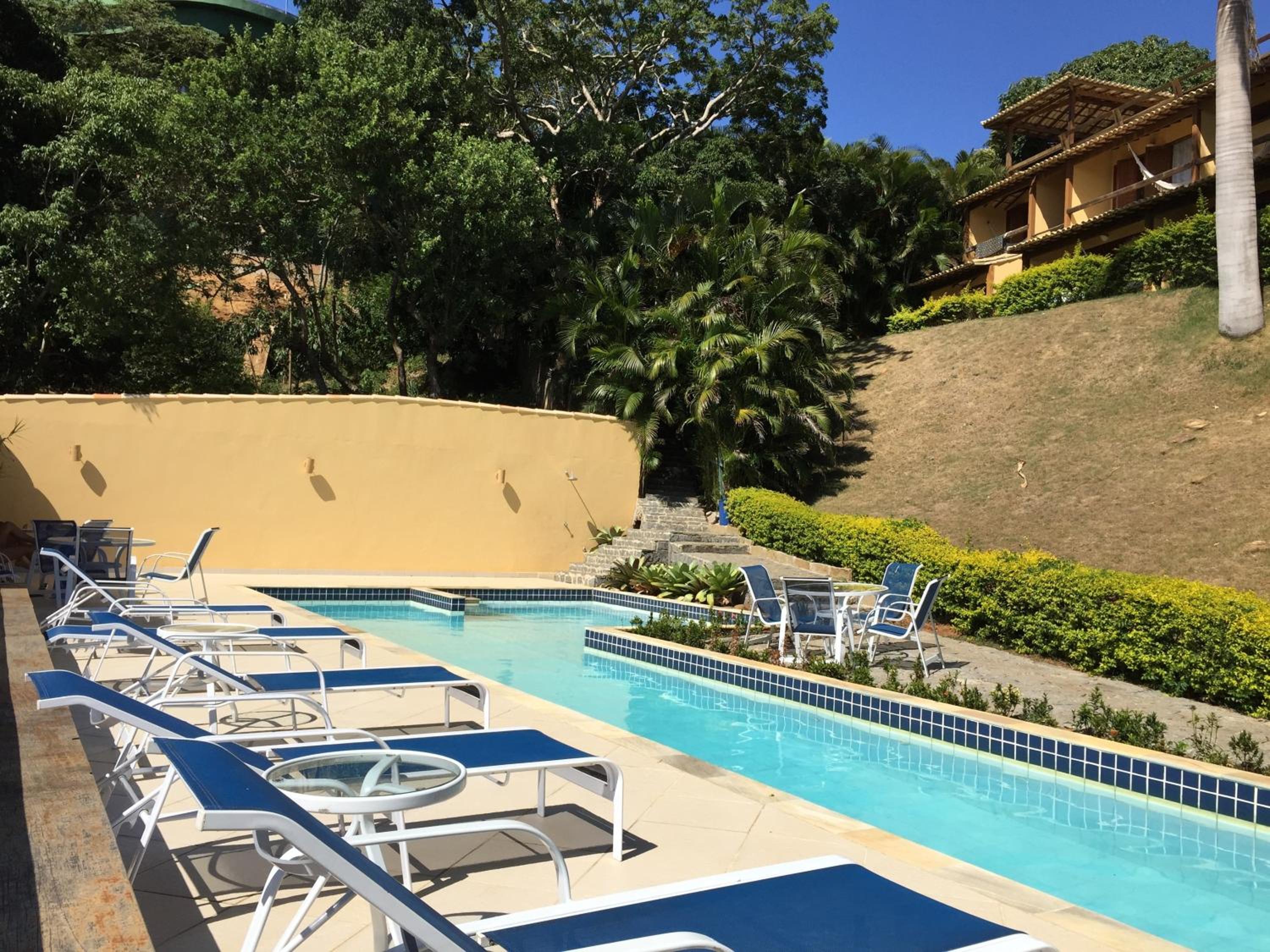 Praia da Ferradurinha Guest House