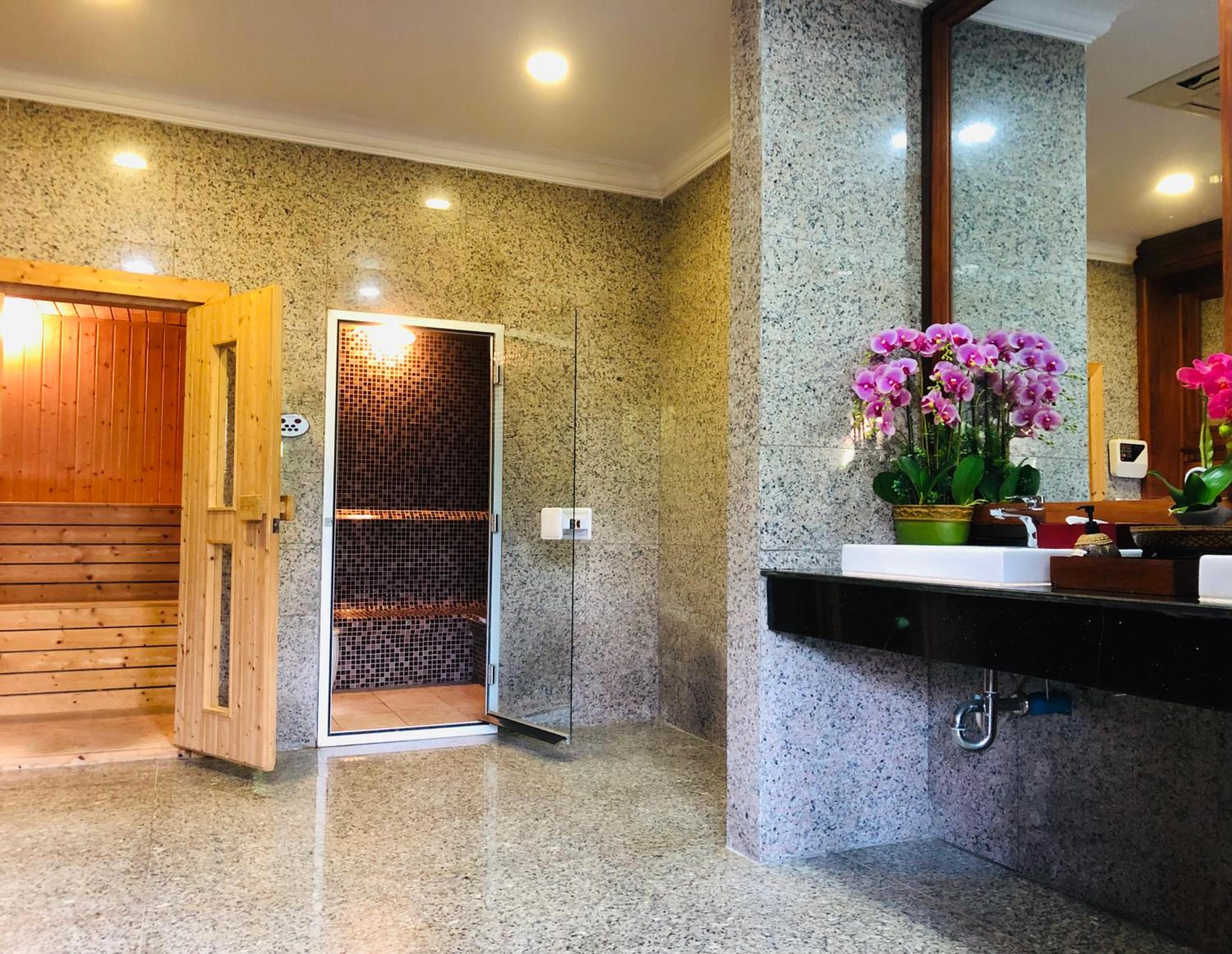Try Palace Resort Kep