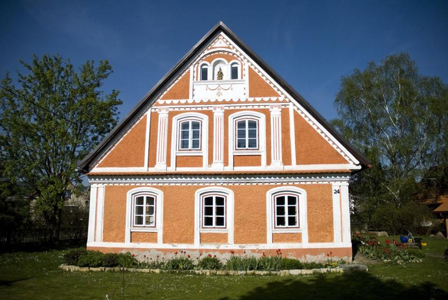 Růžová chalupa u Šimánků