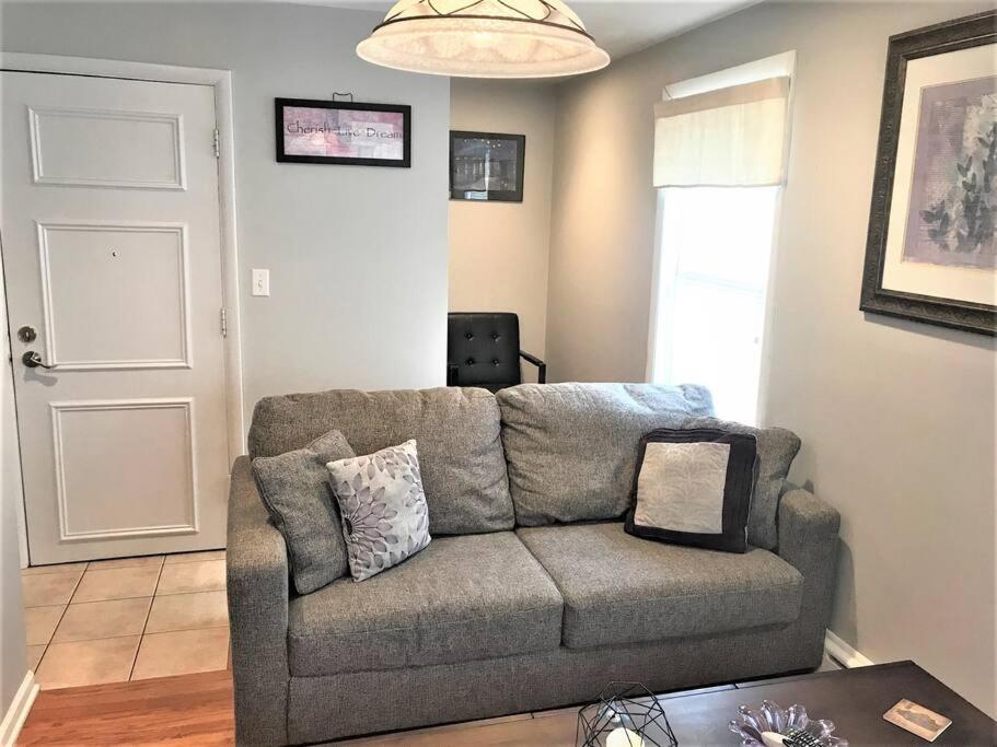 Style & Serene in Jefferson Park close to Dwtwn & ORD Unit 2 view 3