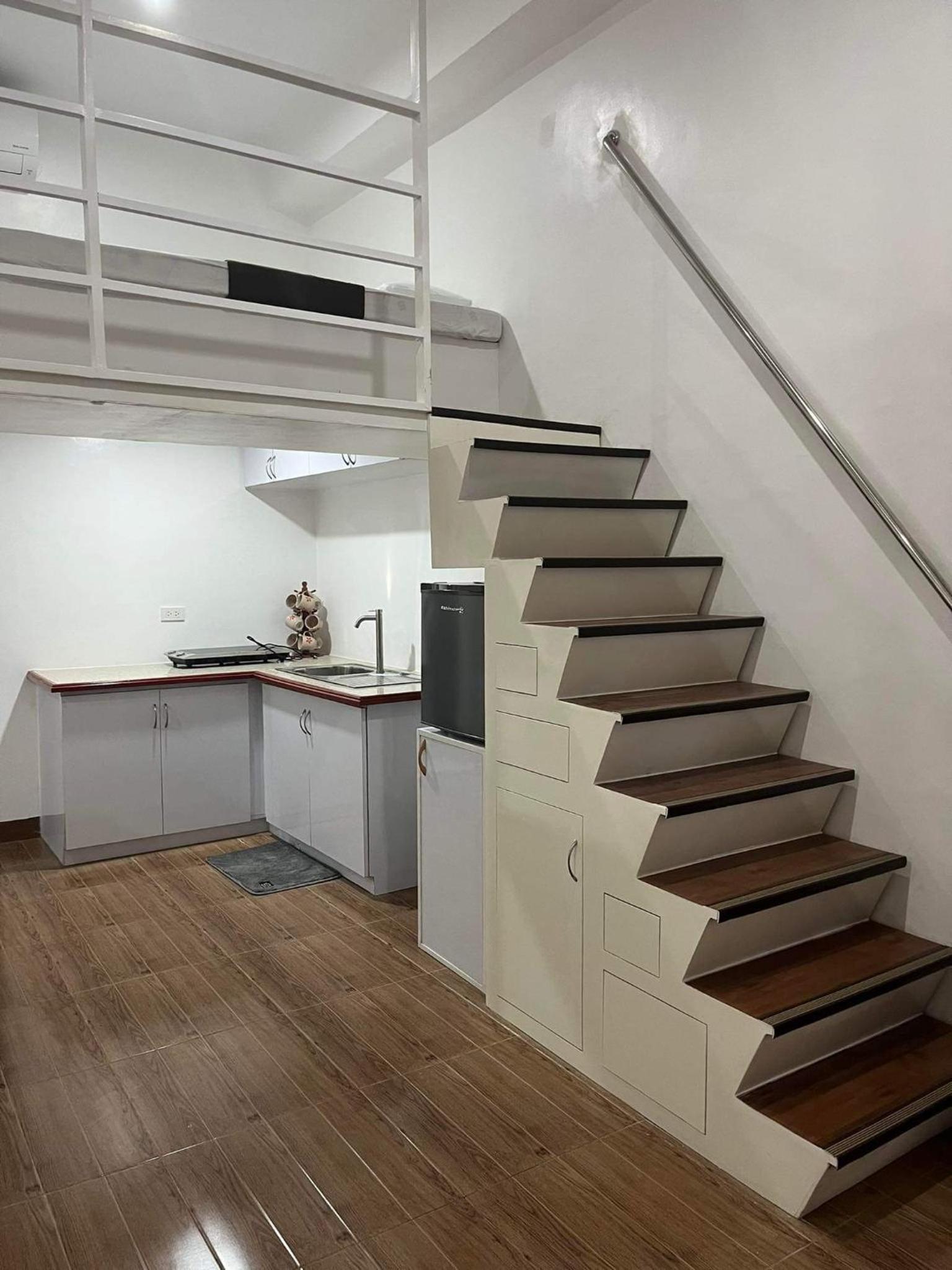 ARJ Property Rental Family Rooms view 3