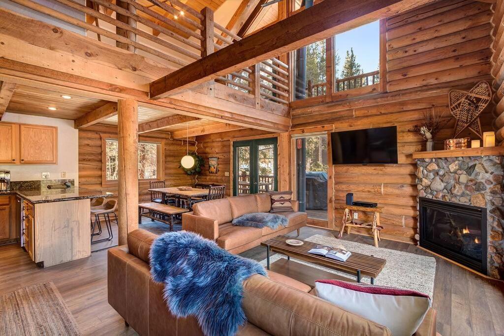 Warm And Luxurious Private Breckenridge Cabin Retreat W Hot Tub Blue River Hideaway By Boutiq view 5