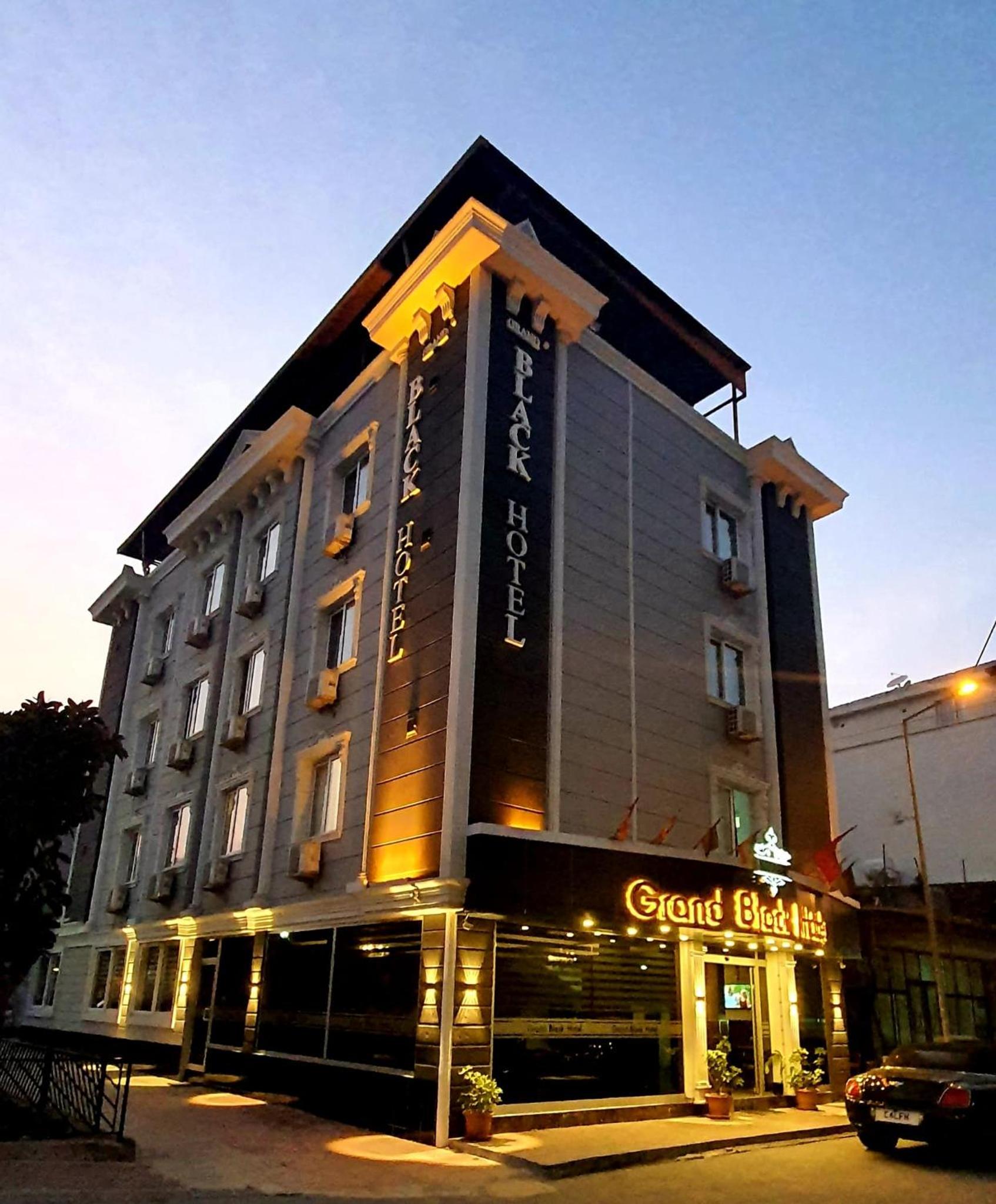 Grand Black Otel - Image 8