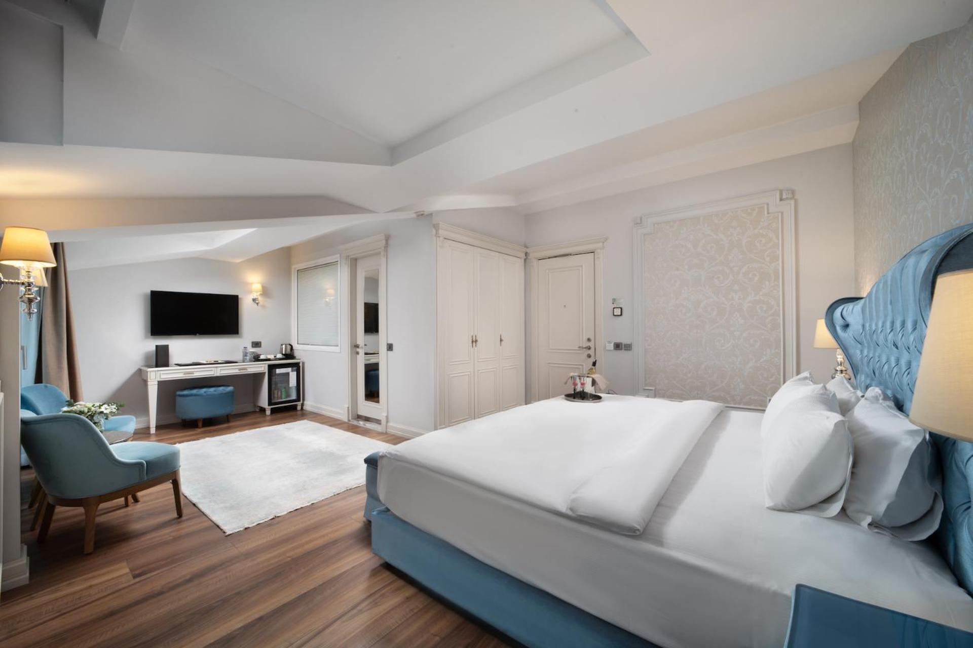 The Time Hotel Marina becomes The Time Otel Marina. - Image 88