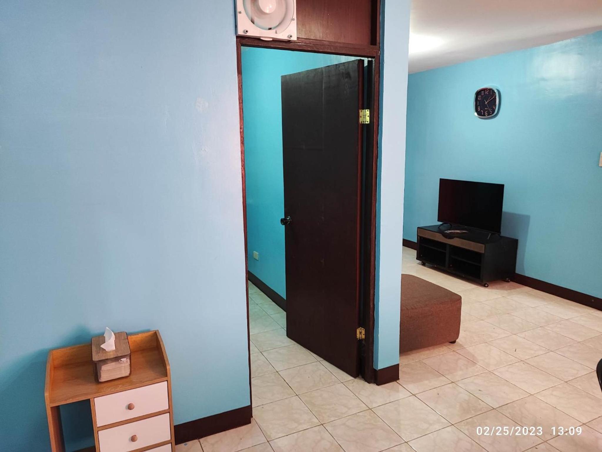 Maverick's 3 Bedroom Fully Furnished Condo view 3