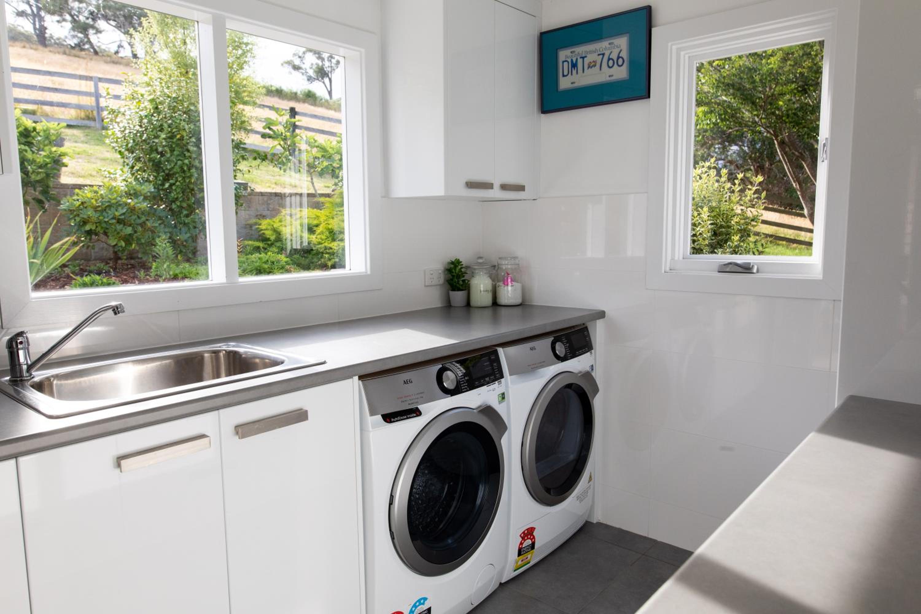 Woodland Bay Retreat-Hot tub,Sauna and Bayview Retreat