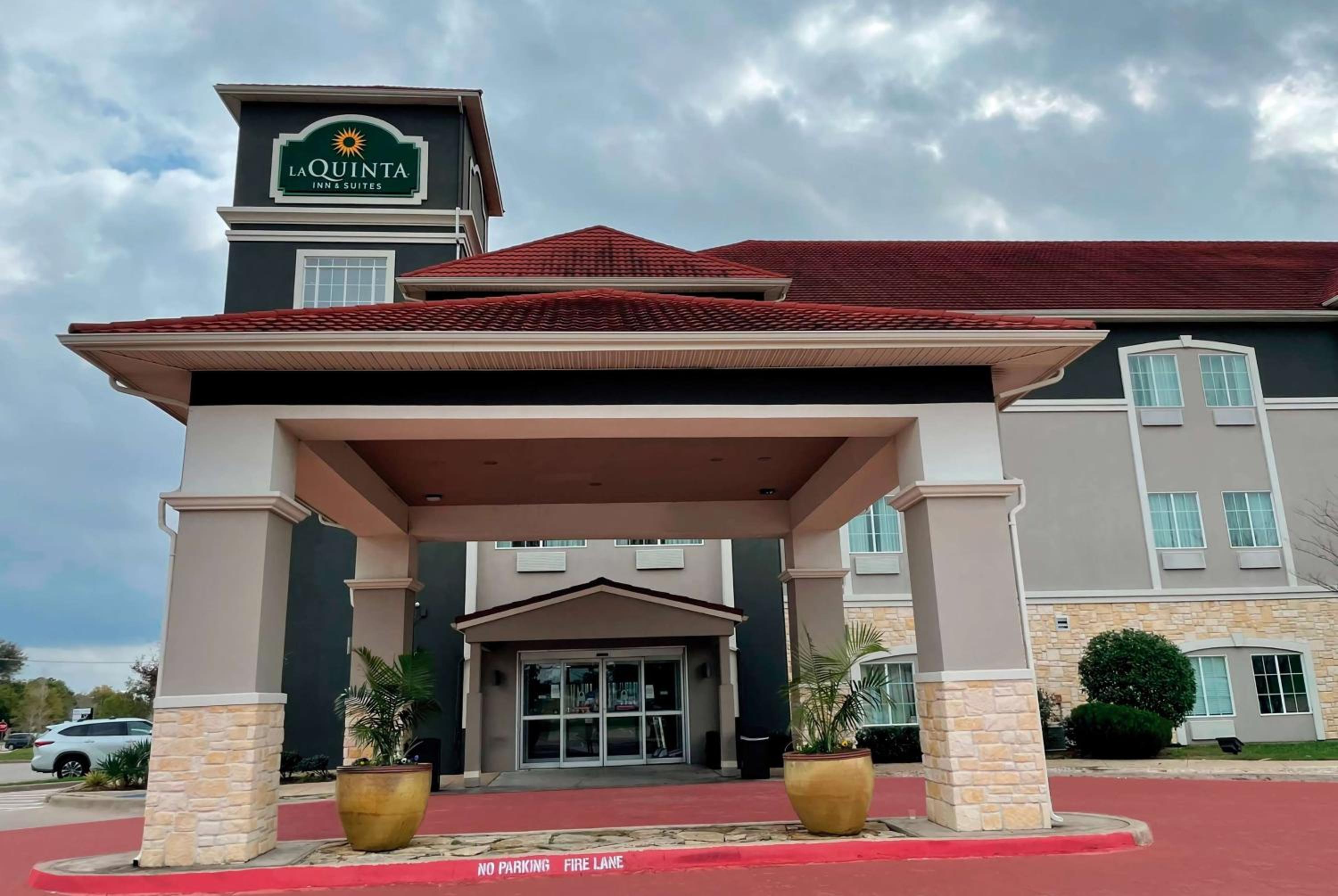 Dallas Vacations - La Quinta by Wyndham Waxahachie - Property Image 1