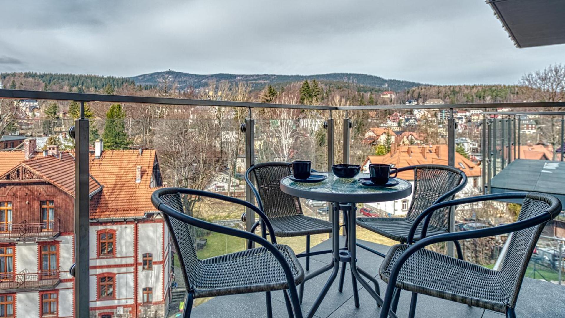 Apartamenty z basenem i saunami STONE HILL RESORT VIP Centrum by Royal Aparts