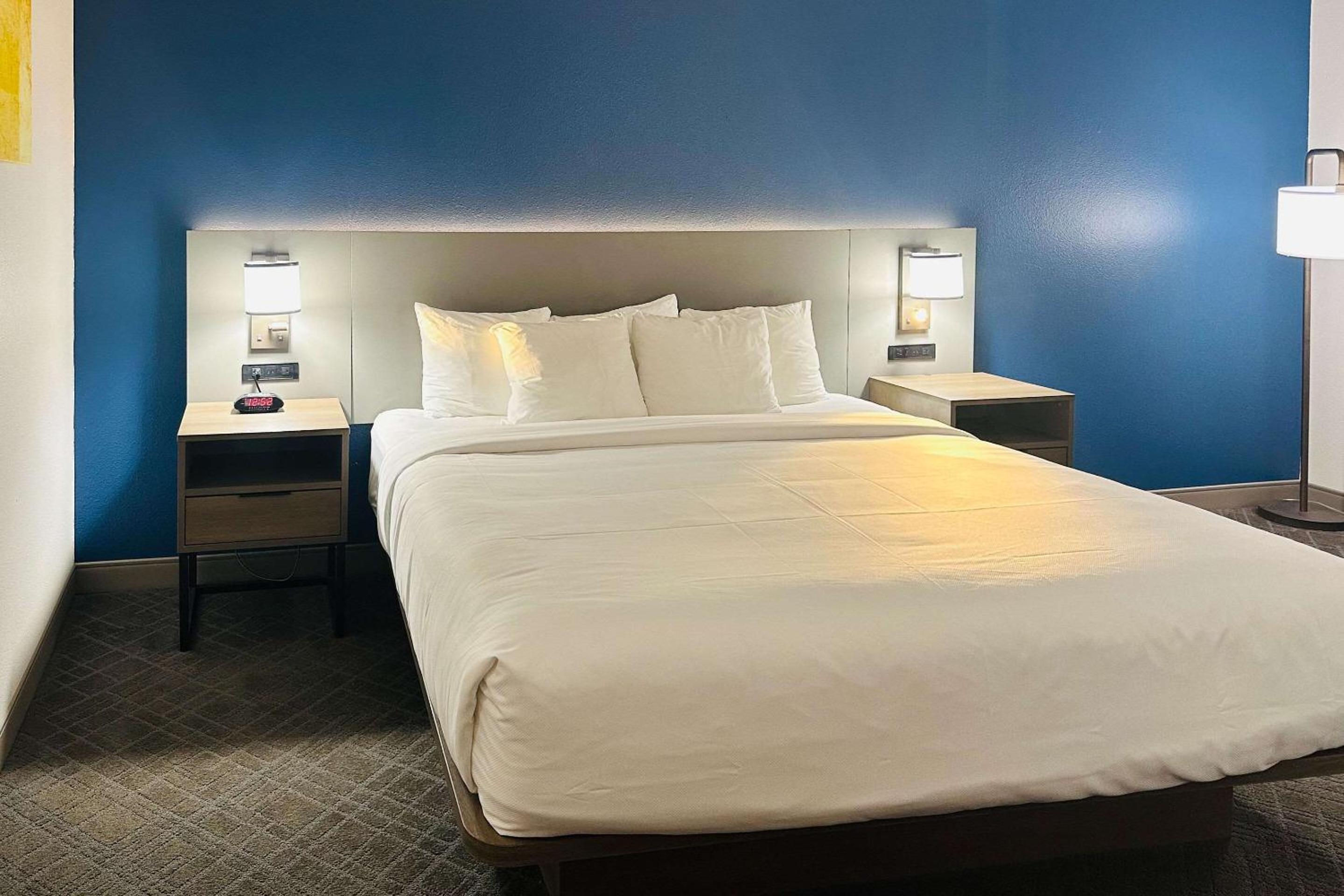 Greenville Vacations - Comfort Inn  Suites Wylie - Property Image 2