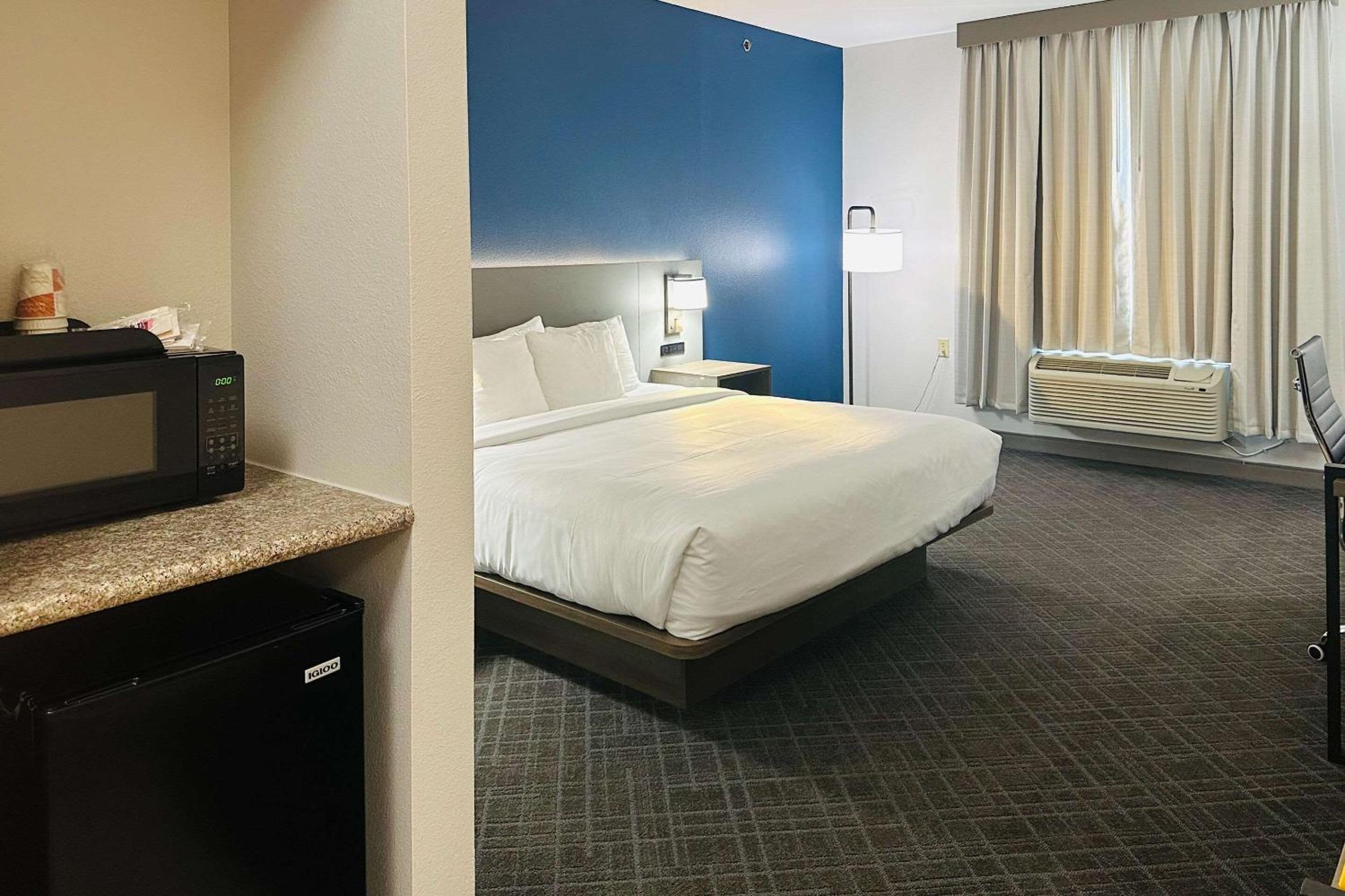 Greenville Vacations - Comfort Inn  Suites Wylie - Property Image 4