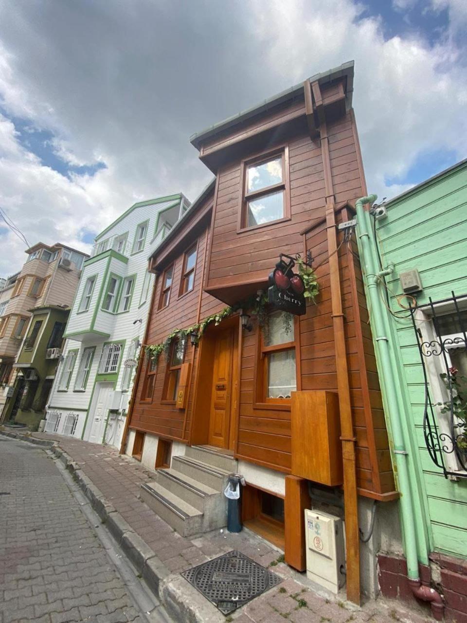 New Cherry Hotel - Image 33